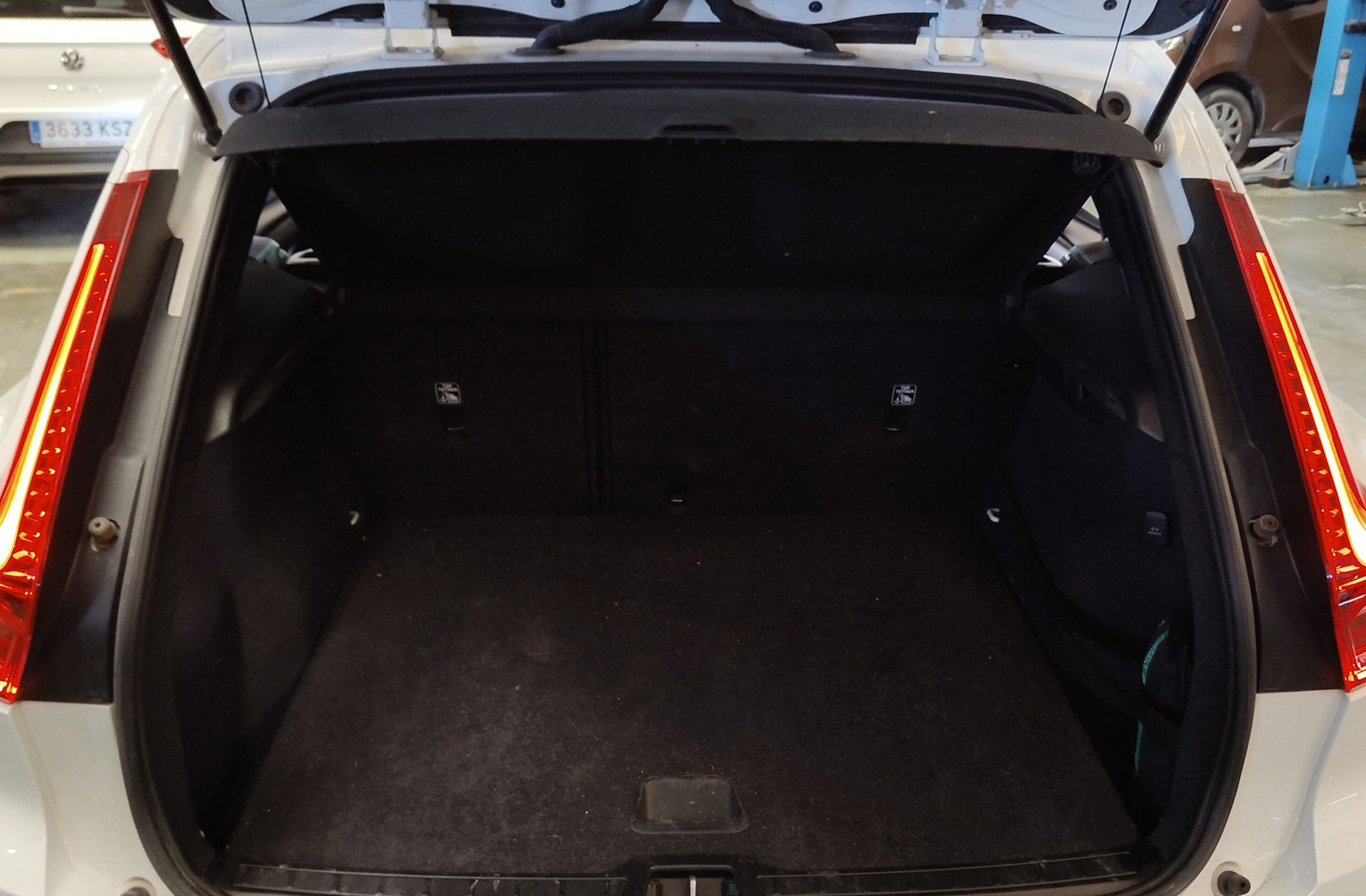 Volvo XC40 T2 Momentum Core - foto 15