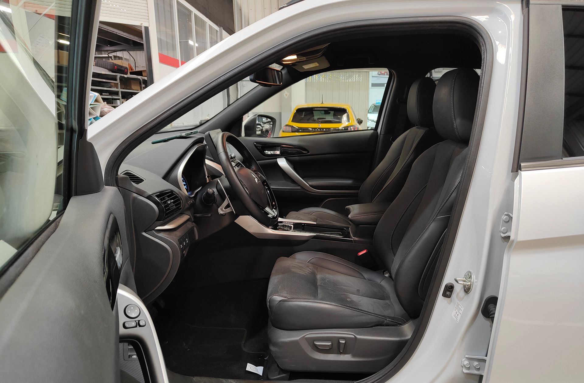 Mitsubishi Eclipse Cross 2.4 PHEV Kaiteki 4WD - foto 14