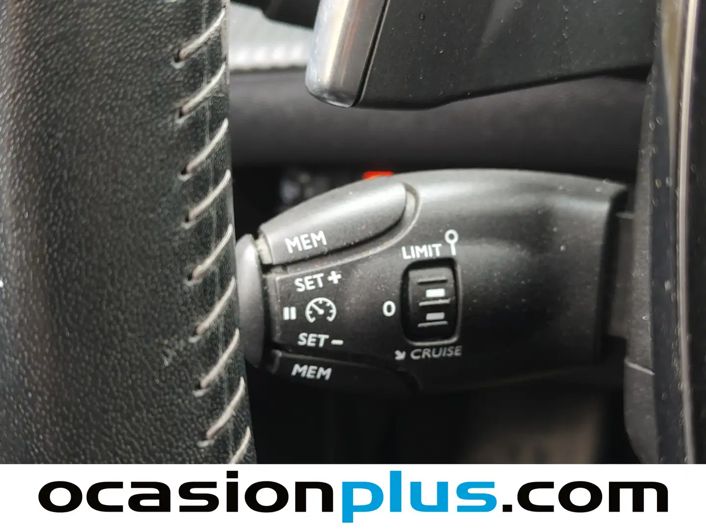 Foto Peugeot 2008 Peugeot 2008 PureTech 130 S&S Allure Pack EAT8 (130 CV)