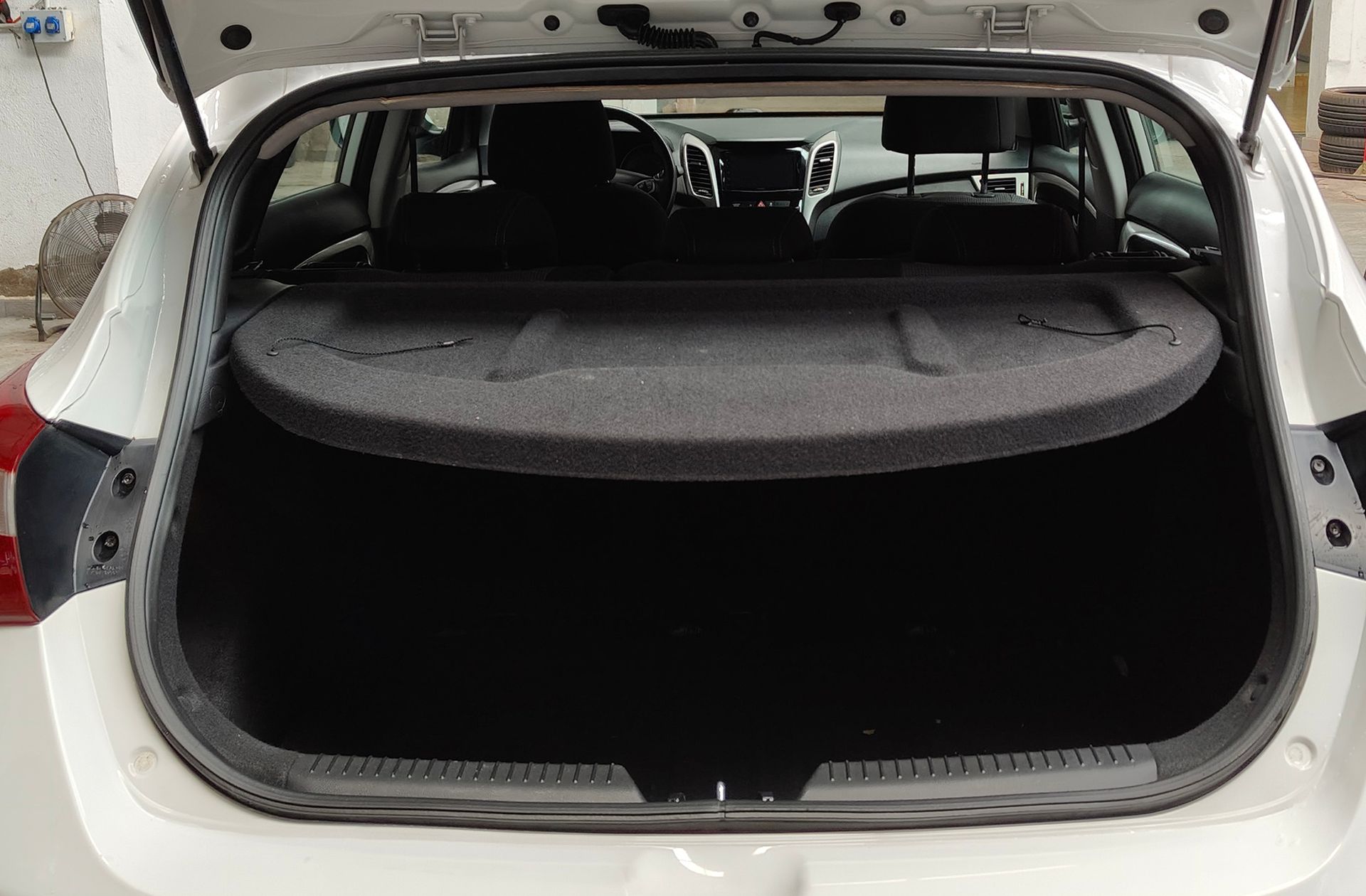 Hyundai i30 1.6 GDi BlueDrive Tecno - foto 12