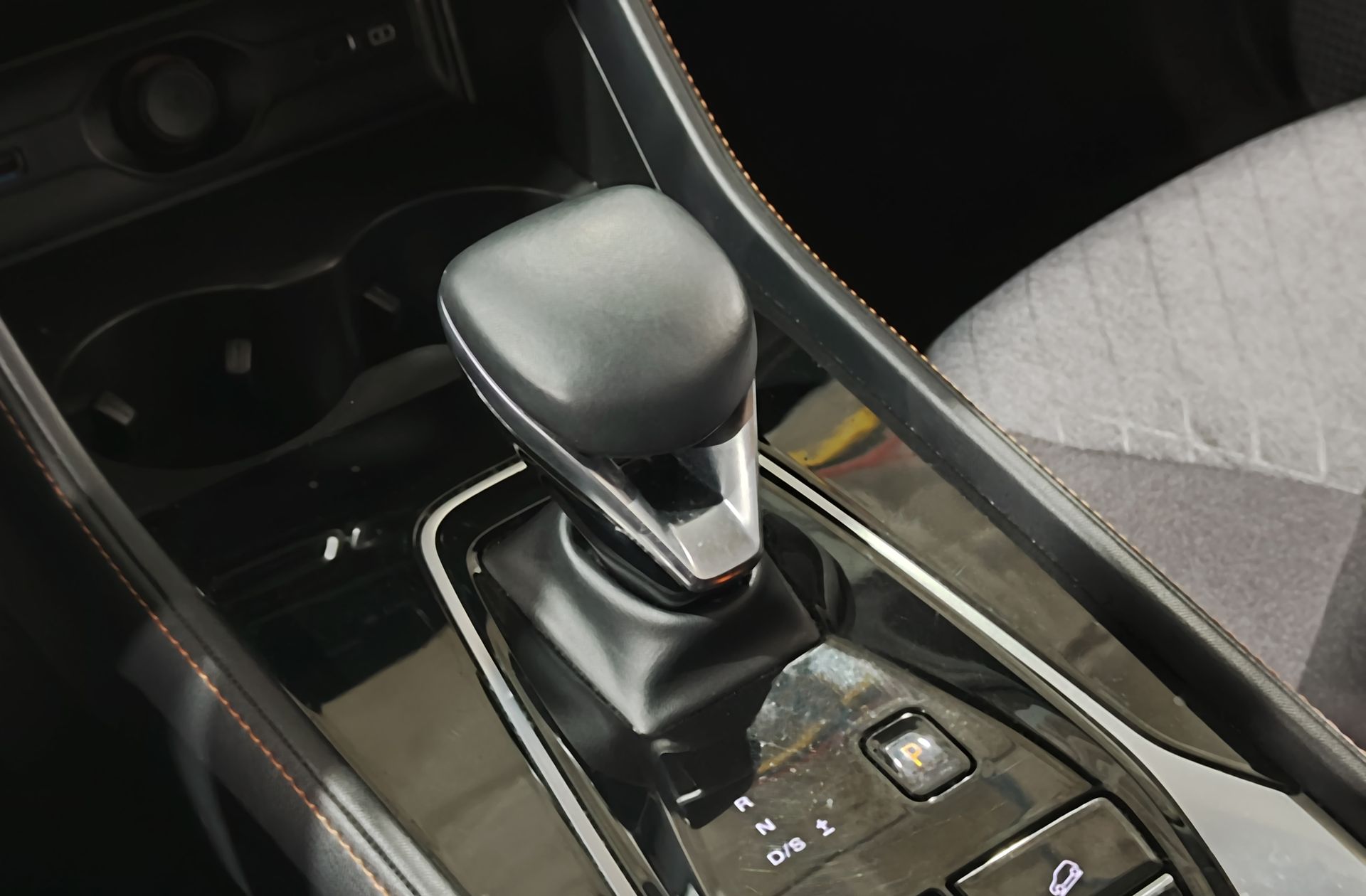 MG HS 1.5T Comfort DCT - foto 5
