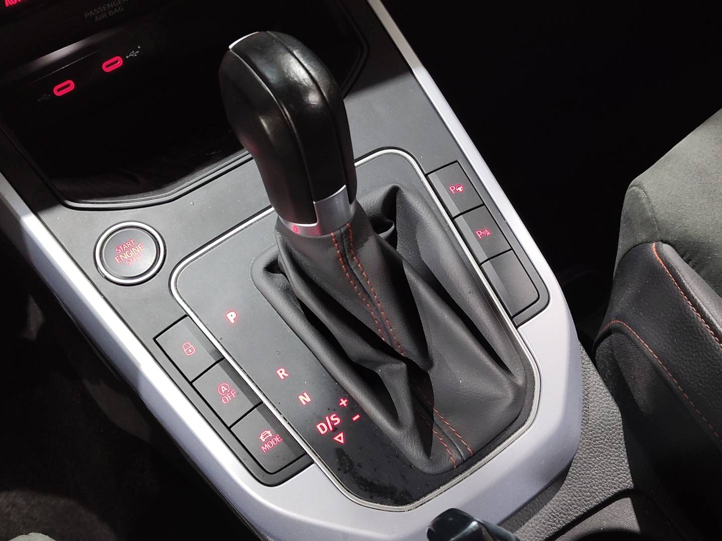 Foto Seat Arona SEAT Arona 1.5 TSI S&S FR XL DSG (150 CV)