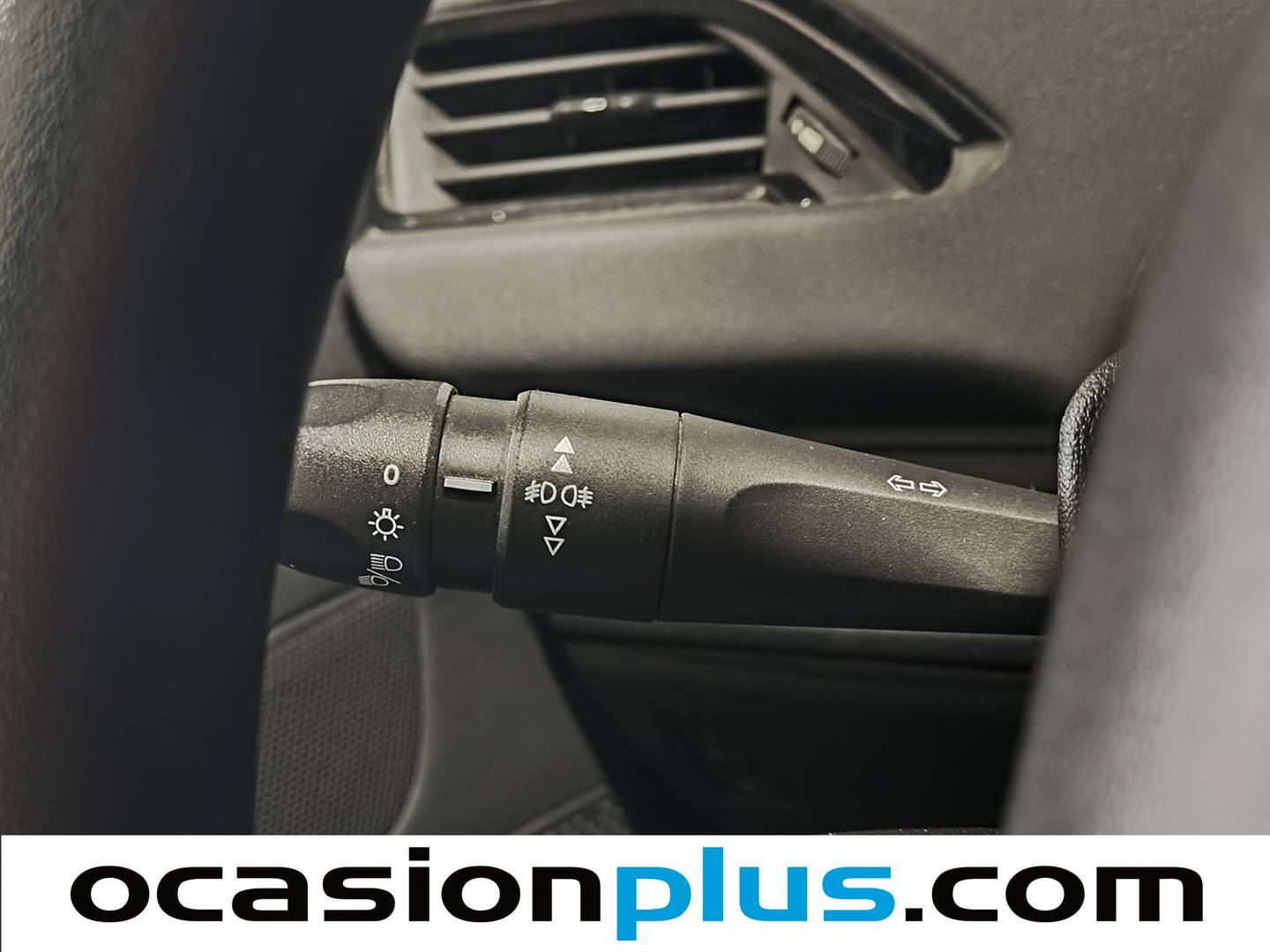 Equipamiento del Peugeot 208 Peugeot 208 1.2 VTi Active (82 CV)