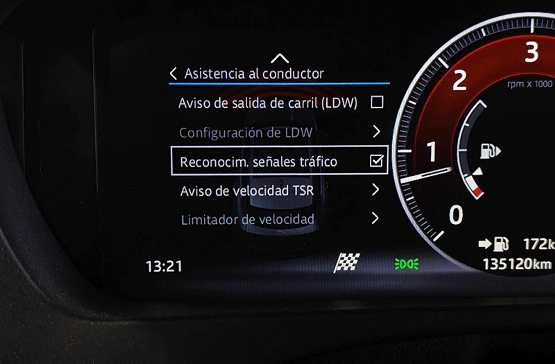 Jaguar F-Pace 2.0L i4D Pure RWD - foto 16