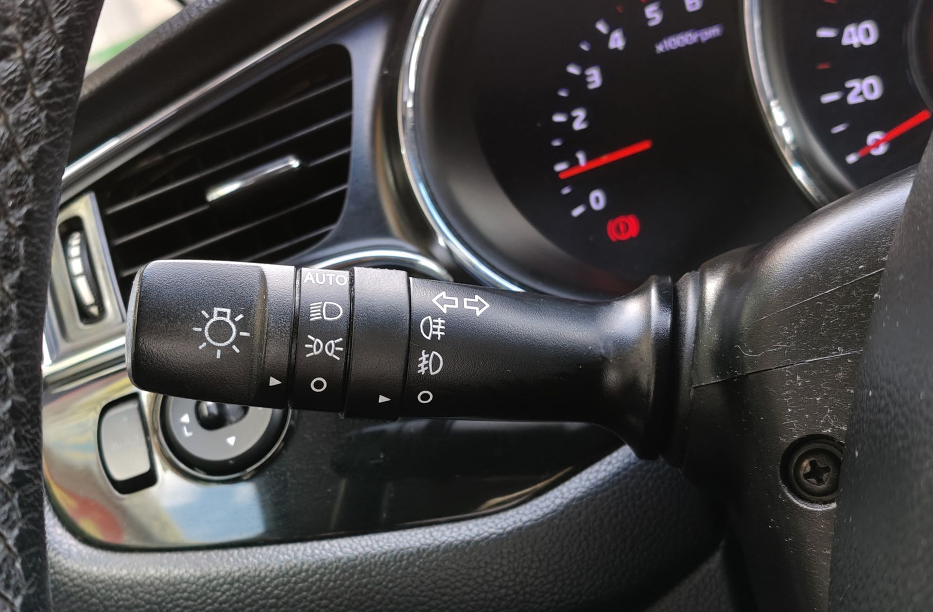 Kia Ceed 1.6 CRDi VGT Eco-Dynamics Uefa Euro2016 - foto 22