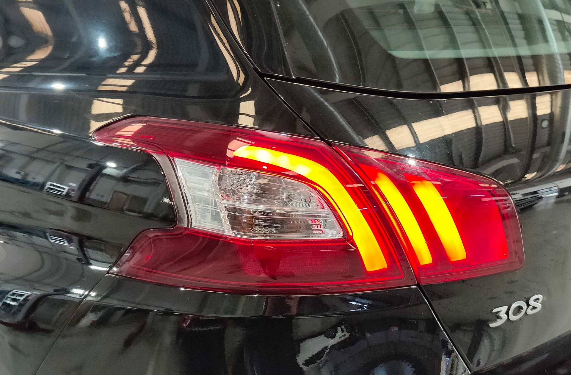 Peugeot 308 1.6 e-HDI Allure - foto 14