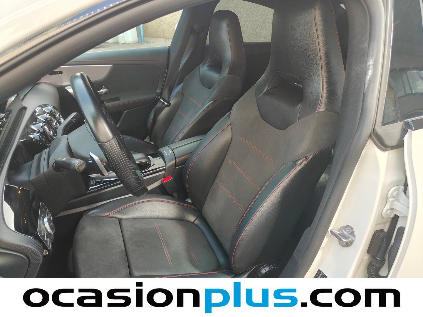 Foto asientos delanteros Mercedes CLA Mercedes CLA 200 d (150 CV)