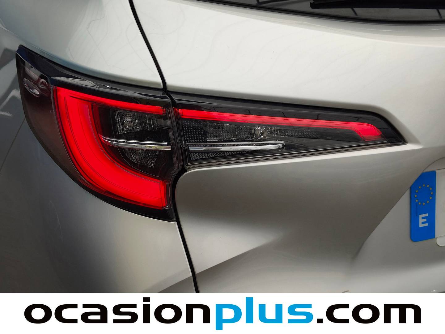 Accesorios del Toyota Corolla Toyota Corolla Touring Sports 180H Feel! E-CVT (180 CV)