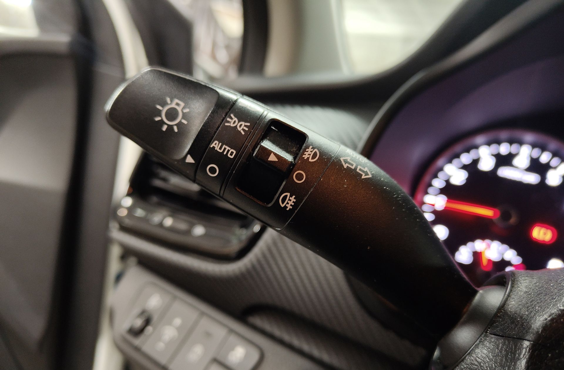 Kia Stonic 1.0 T-GDi MHEV iMT GT Line - foto 30