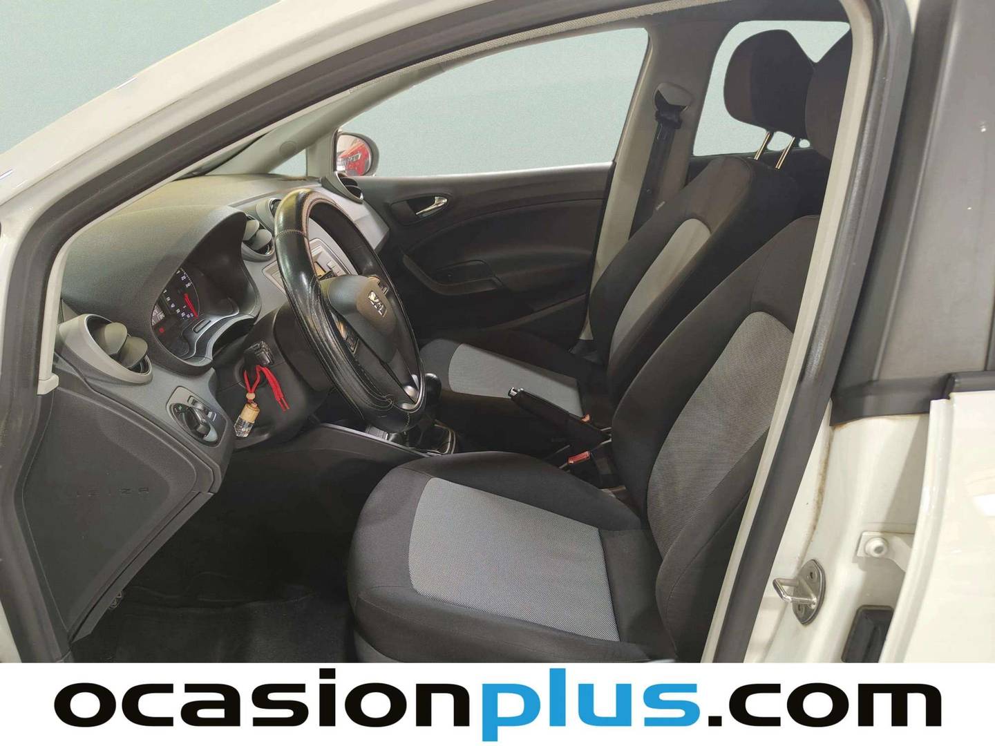 Foto asientos delanteros Seat Ibiza Seat Ibiza 1.0 Reference (75 CV)