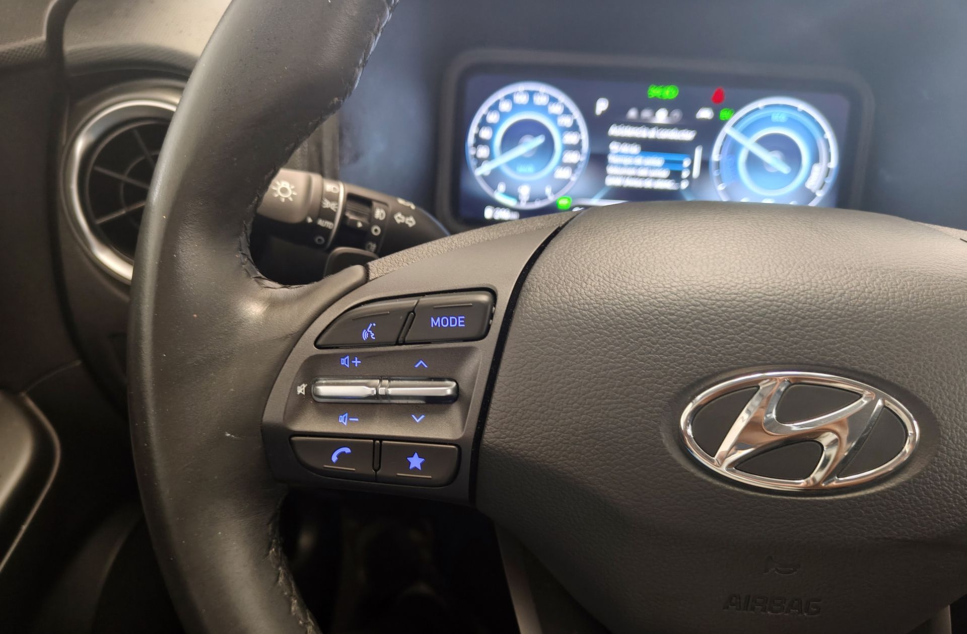 Hyundai Kona 1.6 GDI HEV Maxx DCT - foto 24