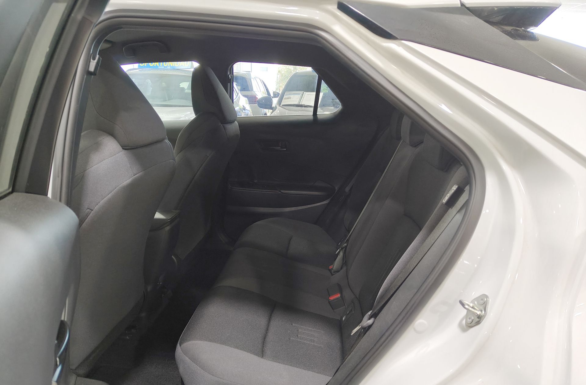 Toyota C-HR 200H Advance - foto 11