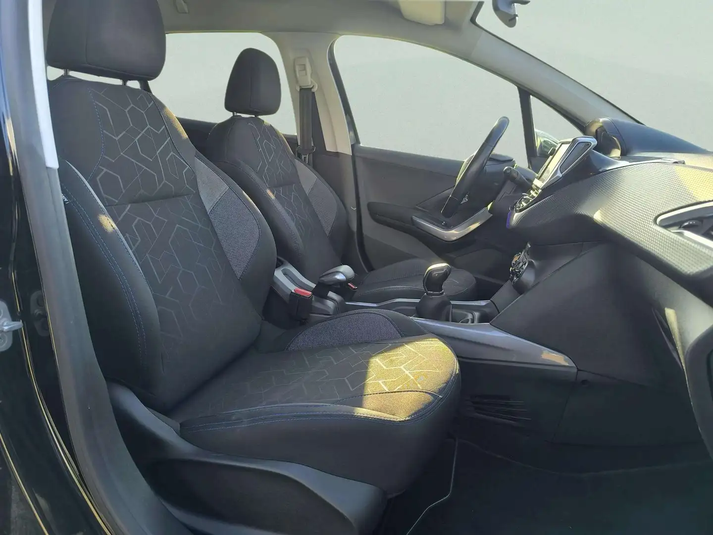 Foto Peugeot 2008 Peugeot 2008 PureTech 82 S&S Style (82 CV)