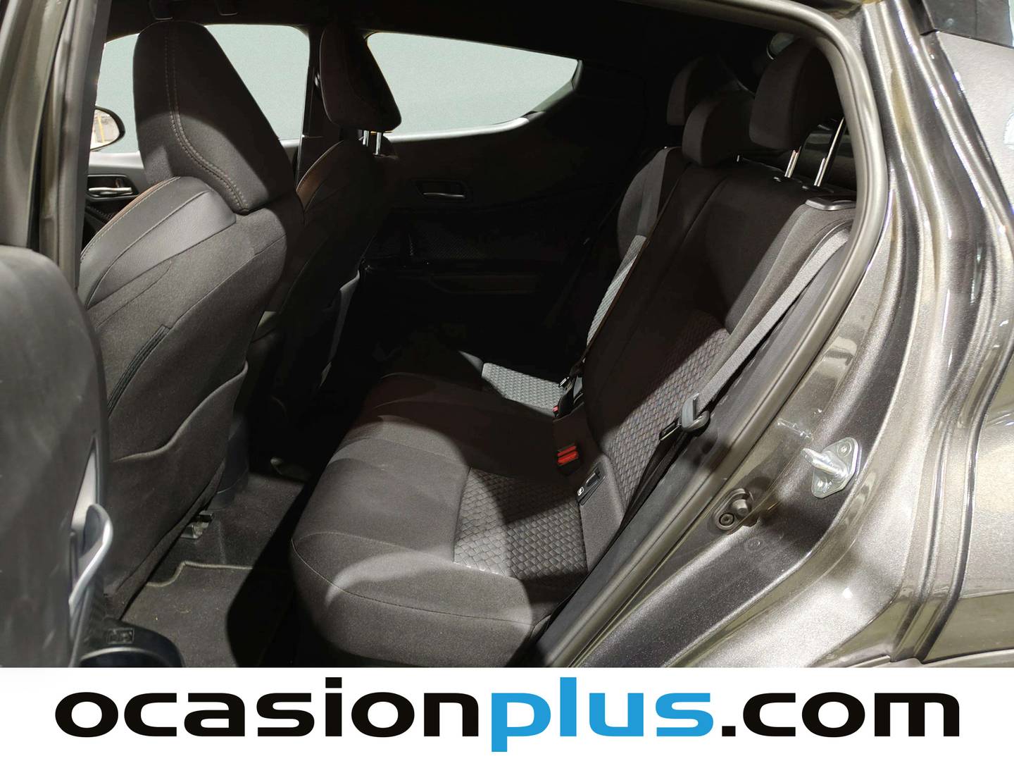 Foto Toyota C-HR Toyota C-HR 1.8 125H Advance (122 CV)