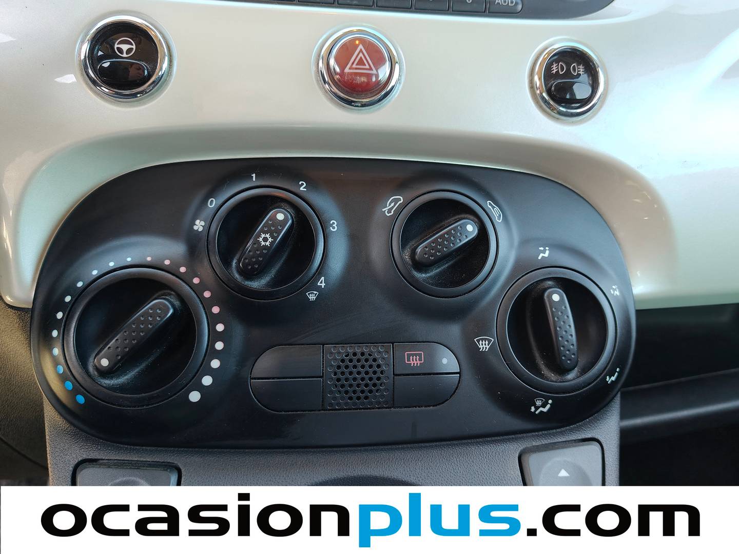 Equipamiento del Fiat 500 Fiat 500 1.2 8v Lounge (69 CV)