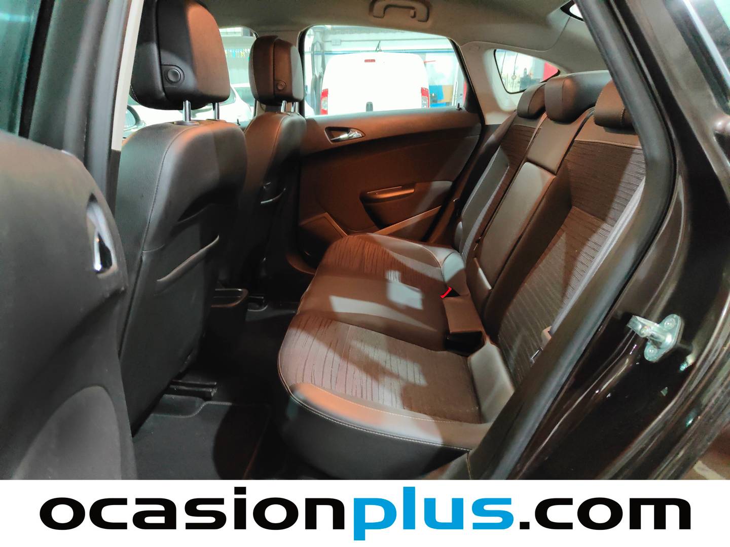 Foto Opel Astra Opel Astra 1.4 Turbo Sedan Selective (140 CV)