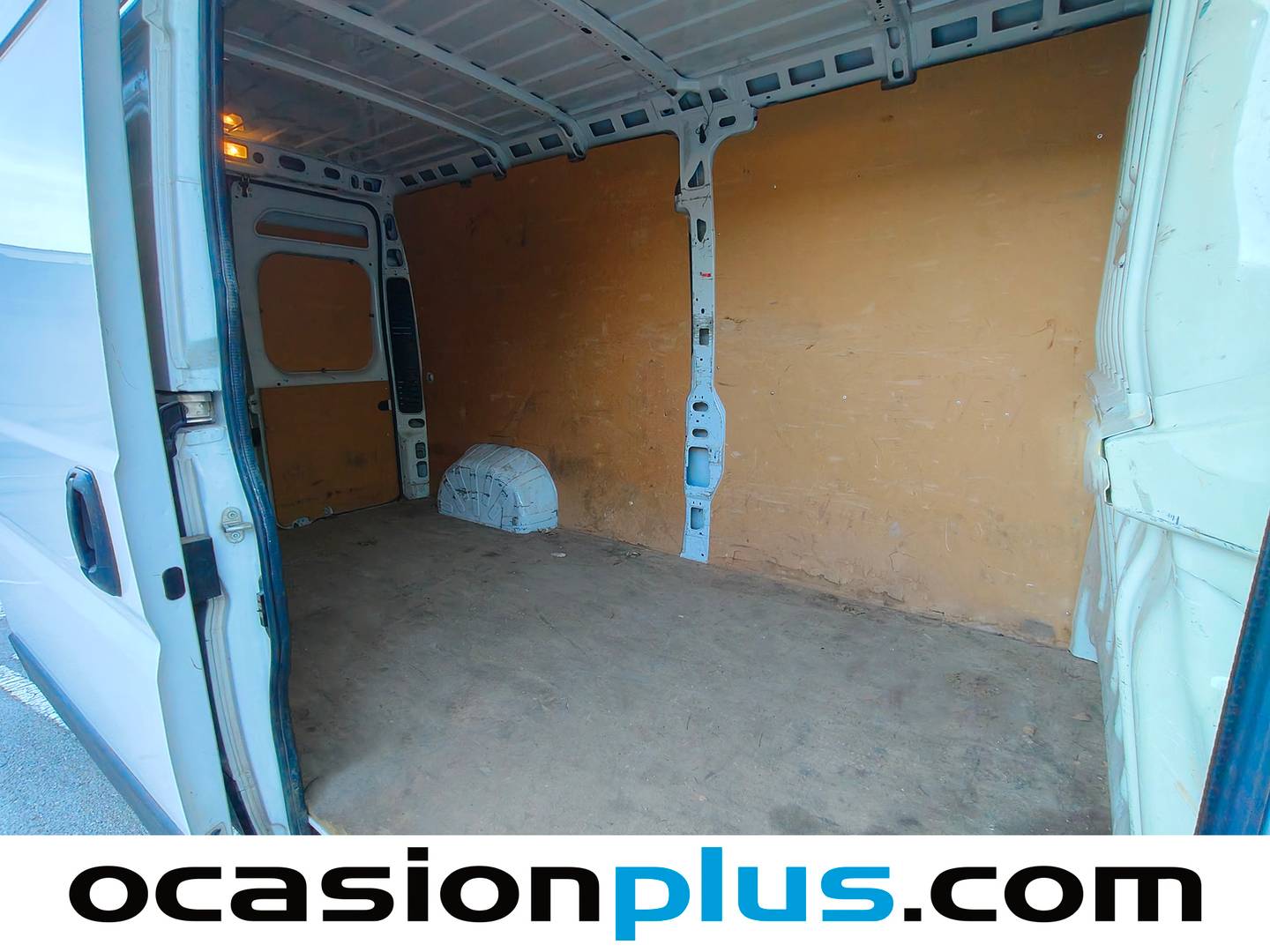 Foto asientos traseros Peugeot Boxer Peugeot Boxer Furgon BlueHDi 140 S&S 335 L3H2 (140 CV)