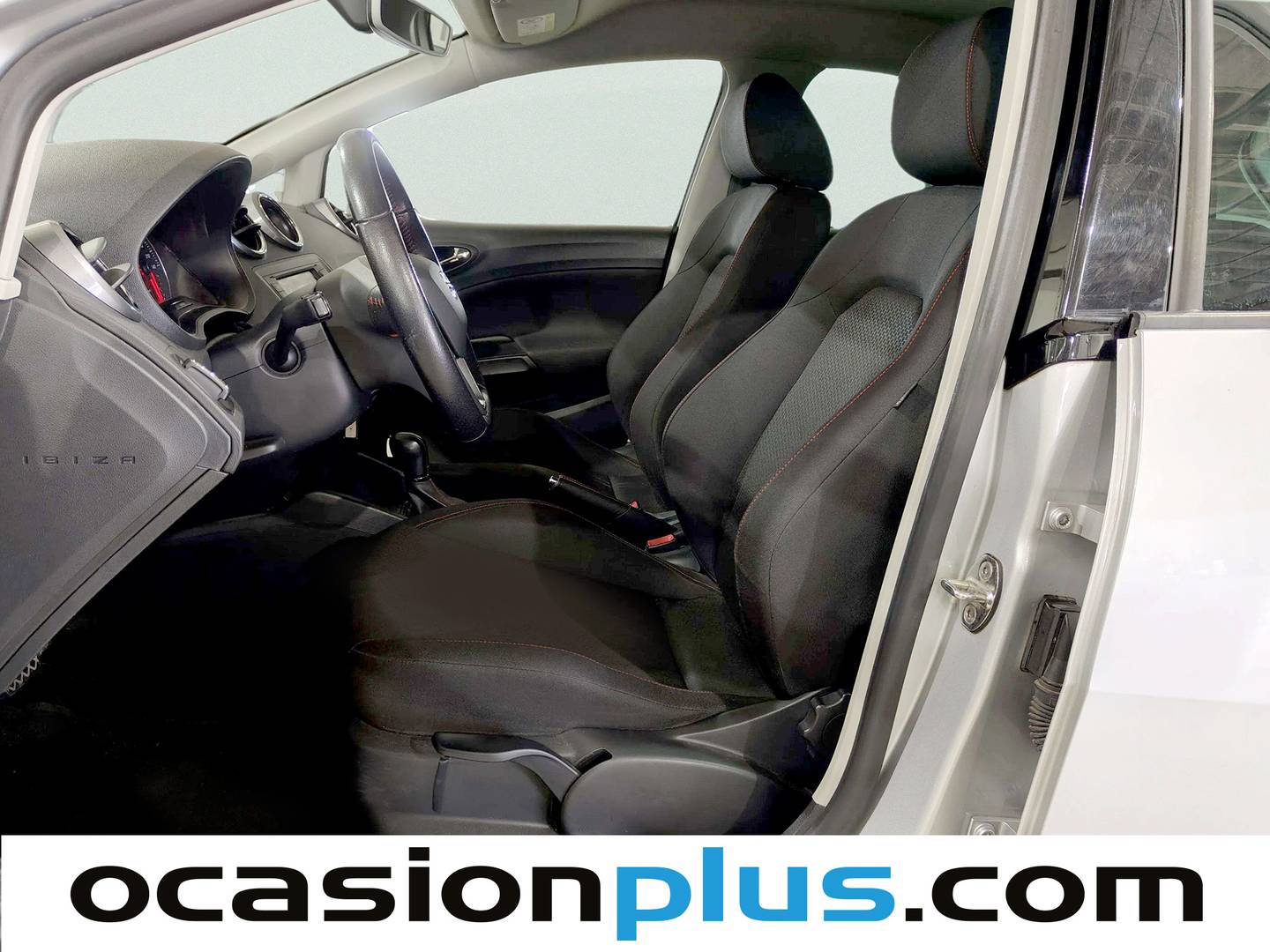 Foto asientos delanteros Seat Ibiza Seat Ibiza 1.0 EcoTSI S&S FR DSG (110 CV)