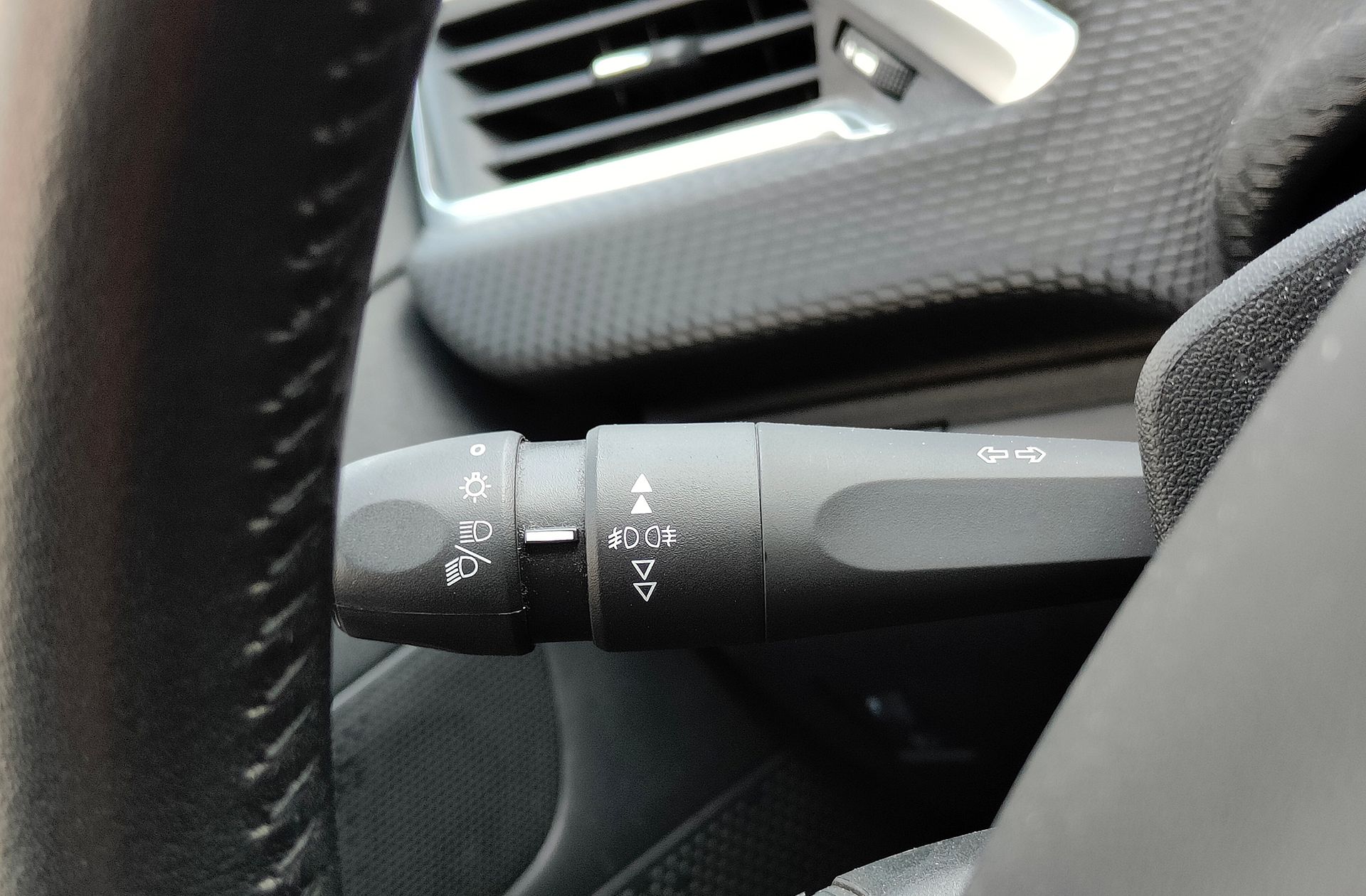 Peugeot 208 PureTech 82 Style - foto 29