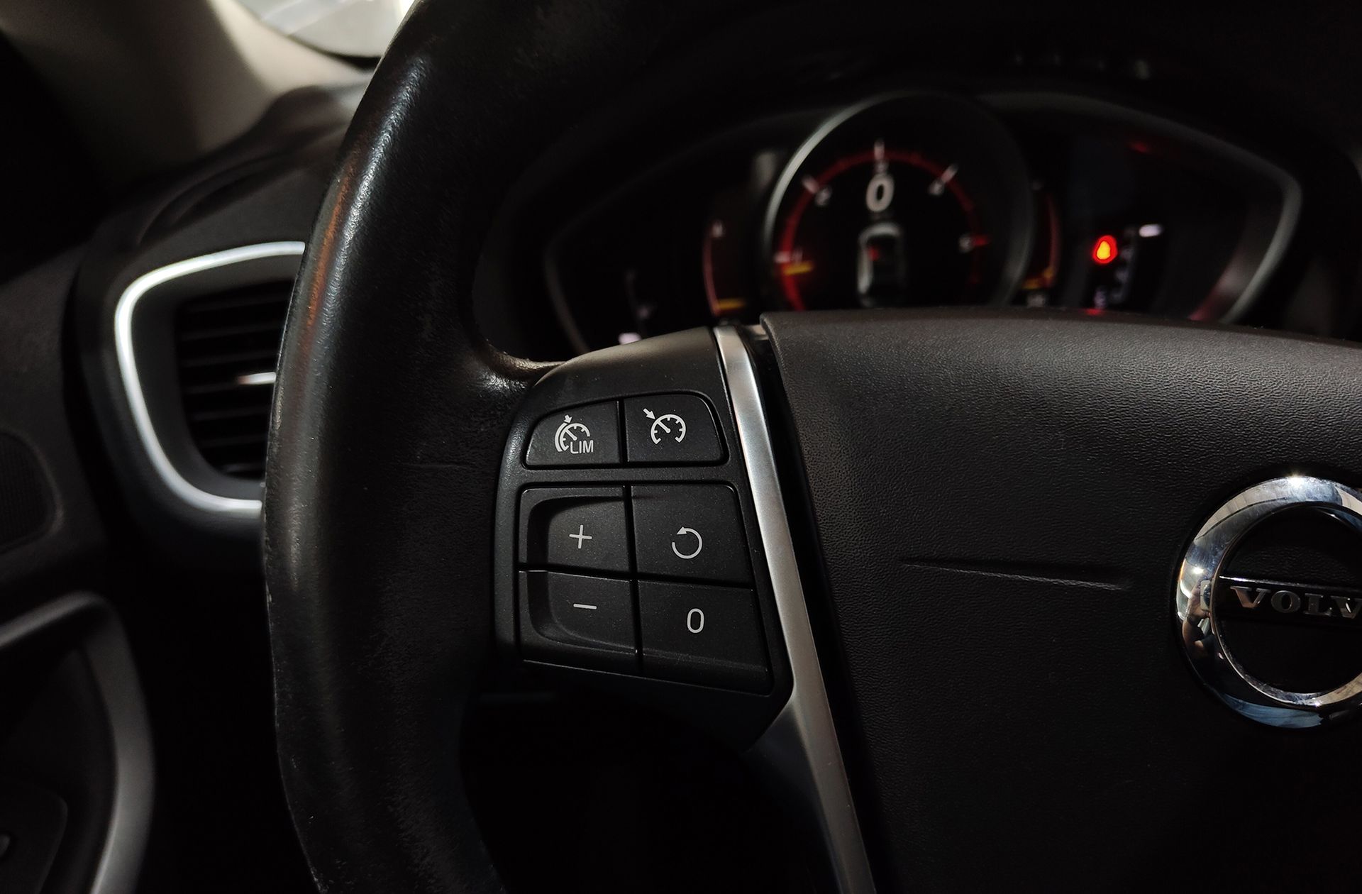 Volvo V40 D2 Cross Country - foto 25
