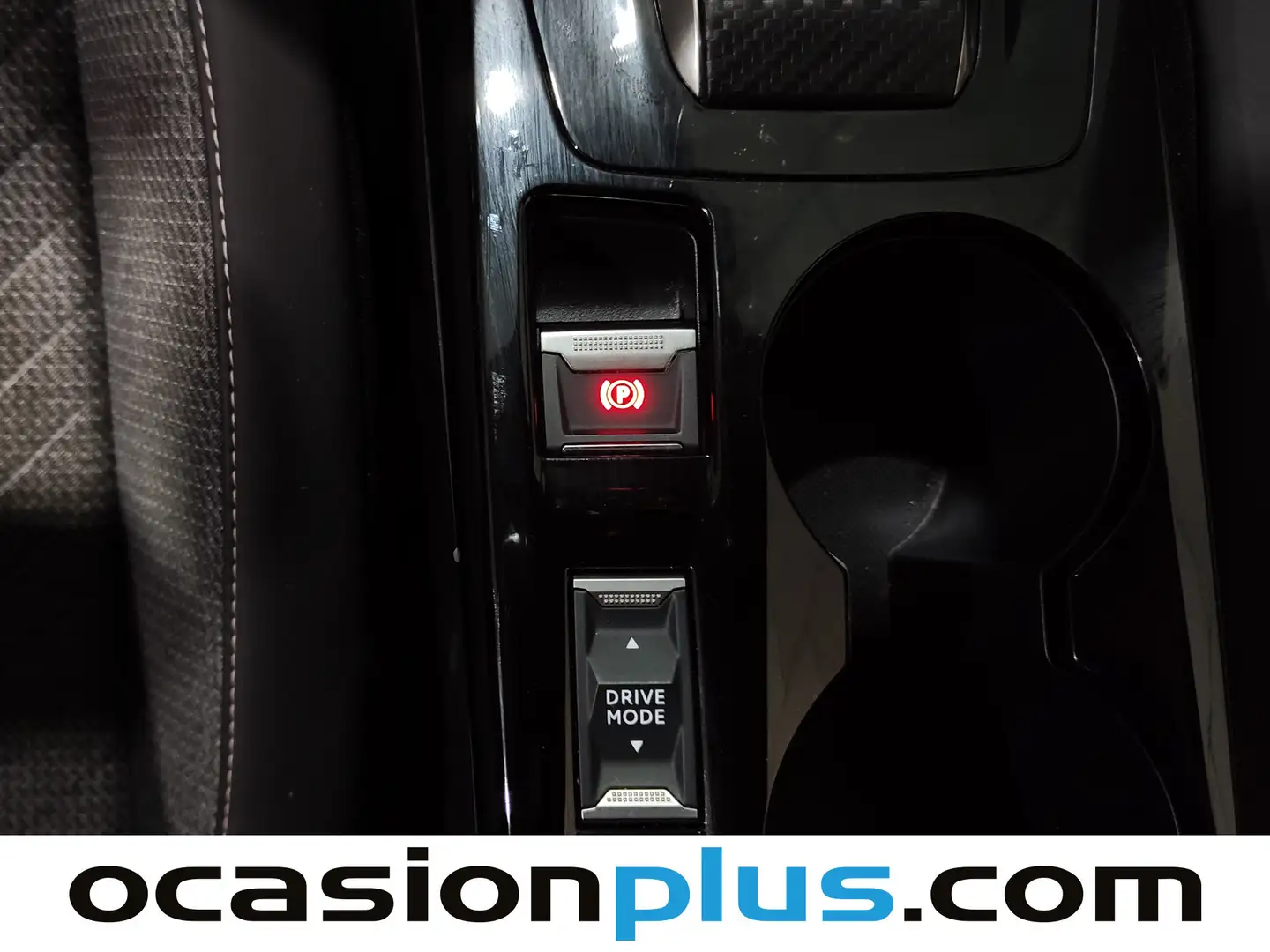 Foto Peugeot 2008 Peugeot 2008 Allure Hybrid eDCS6  (136 CV)