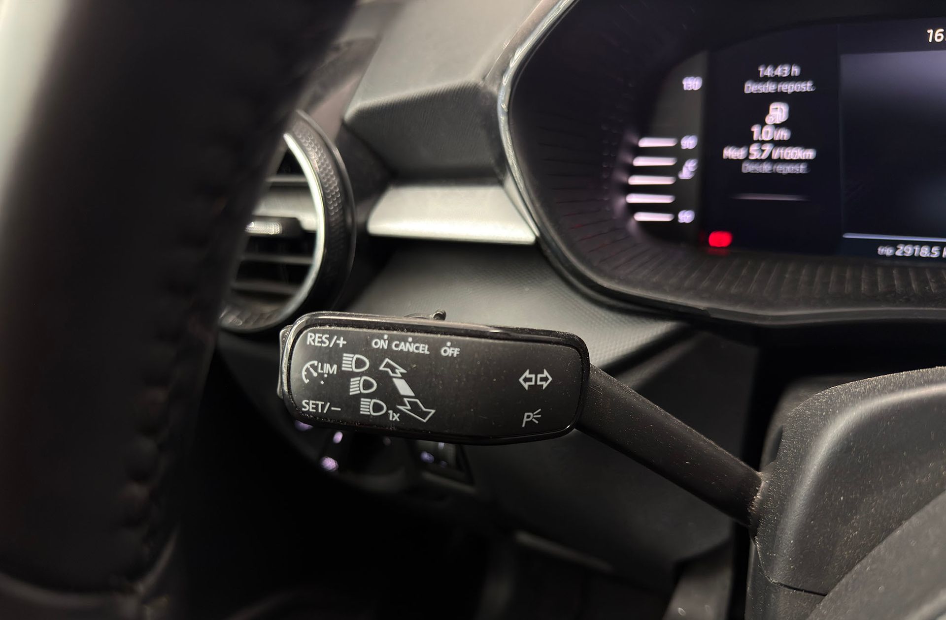 Škoda Fabia 1.0 TSI Ambition - foto 26
