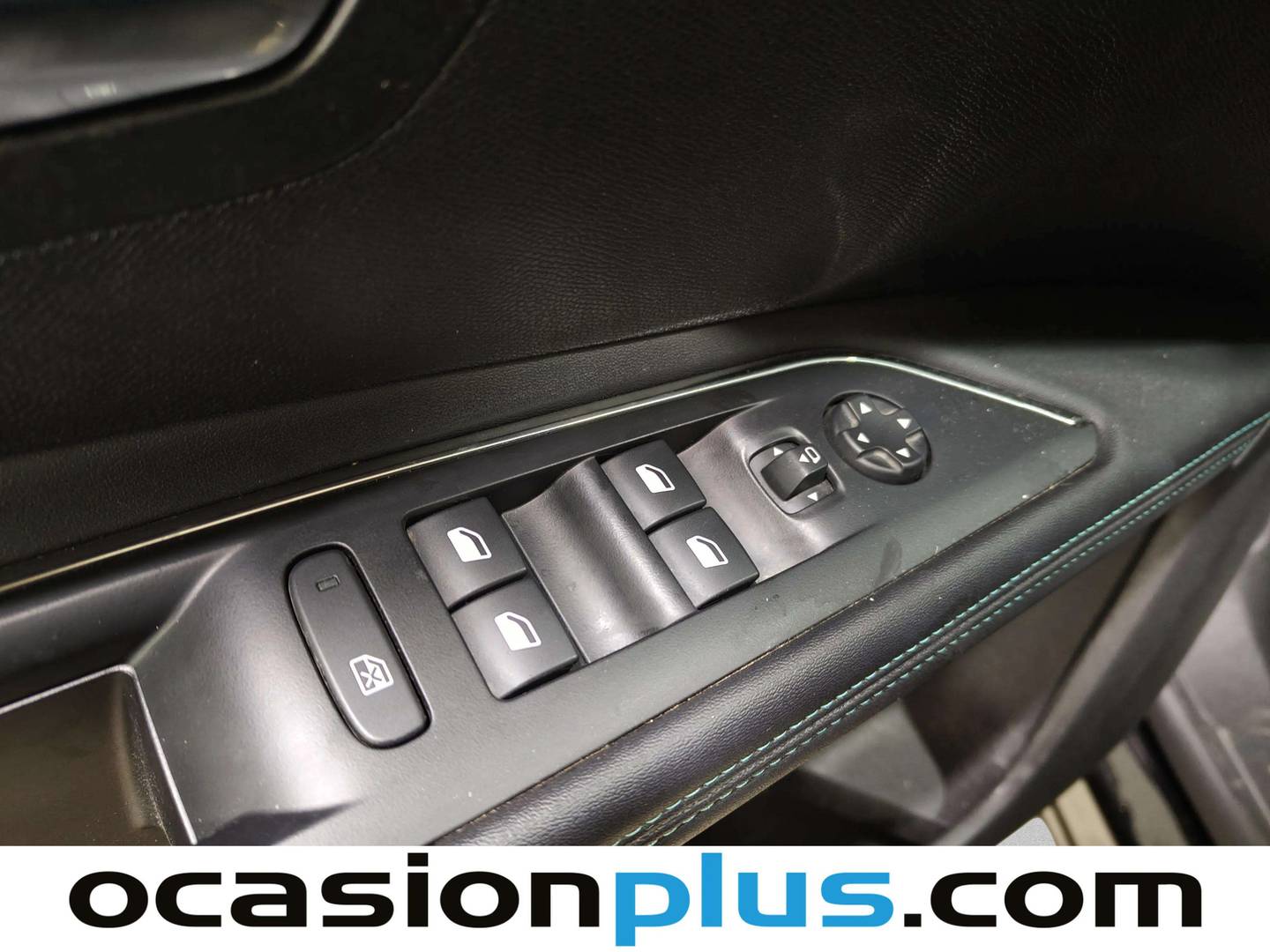 Foto Peugeot 3008 Hybrid Peugeot 3008 Hybrid 300 Allure Pack e-EAT8  (300 CV)