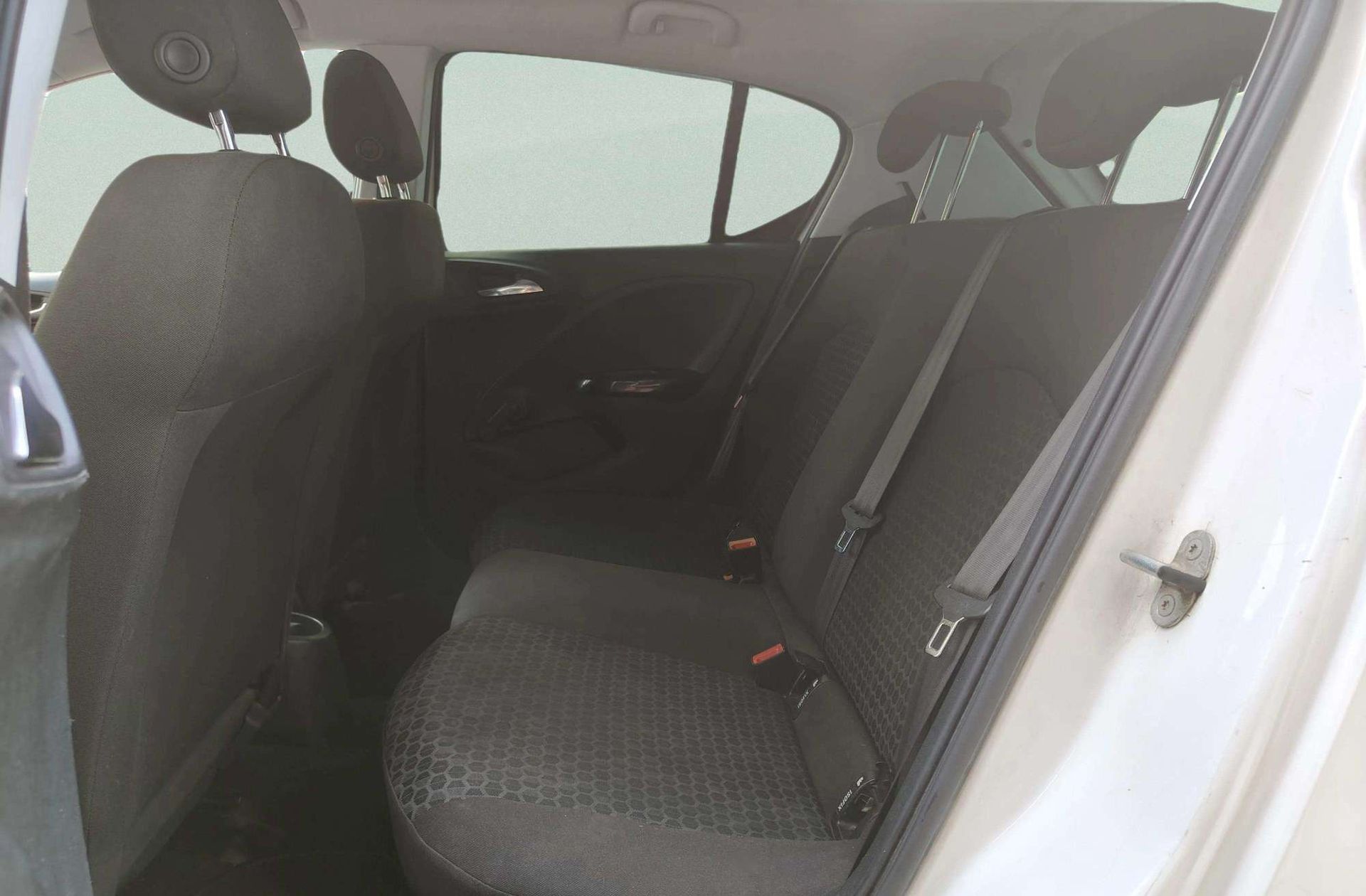Opel Corsa 1.4 Expression - foto 11