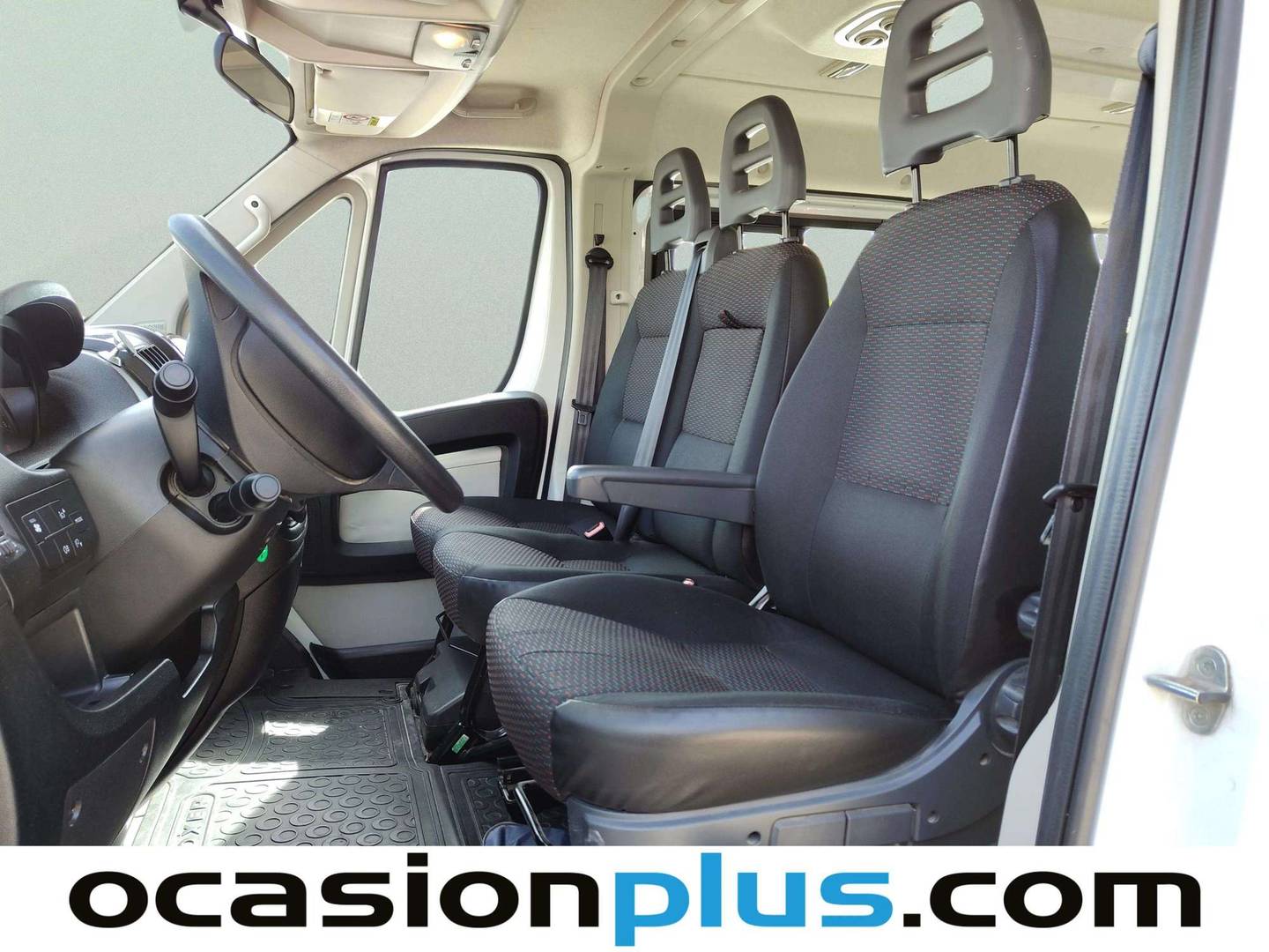 Foto asientos delanteros Peugeot Boxer Peugeot Boxer Combi BlueHDi 130 330 L1H1 (130 CV) 6 Plazas
