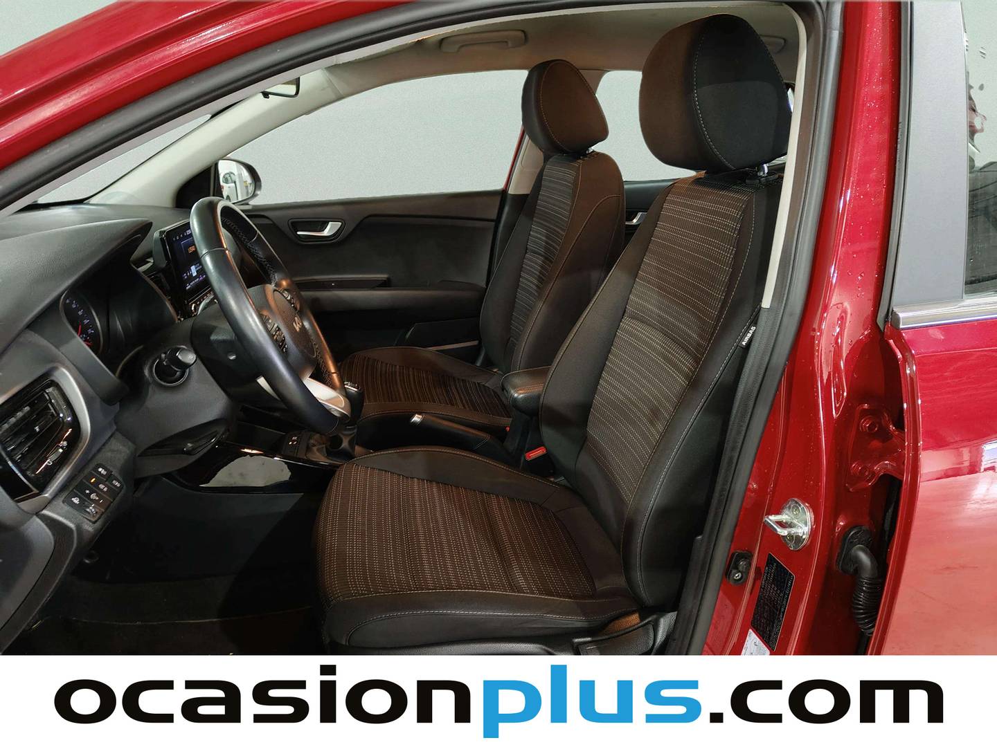 Foto asientos delanteros KIA Stonic Kia Stonic 1.0 T-GDi MHEV Drive iMT (100 CV)