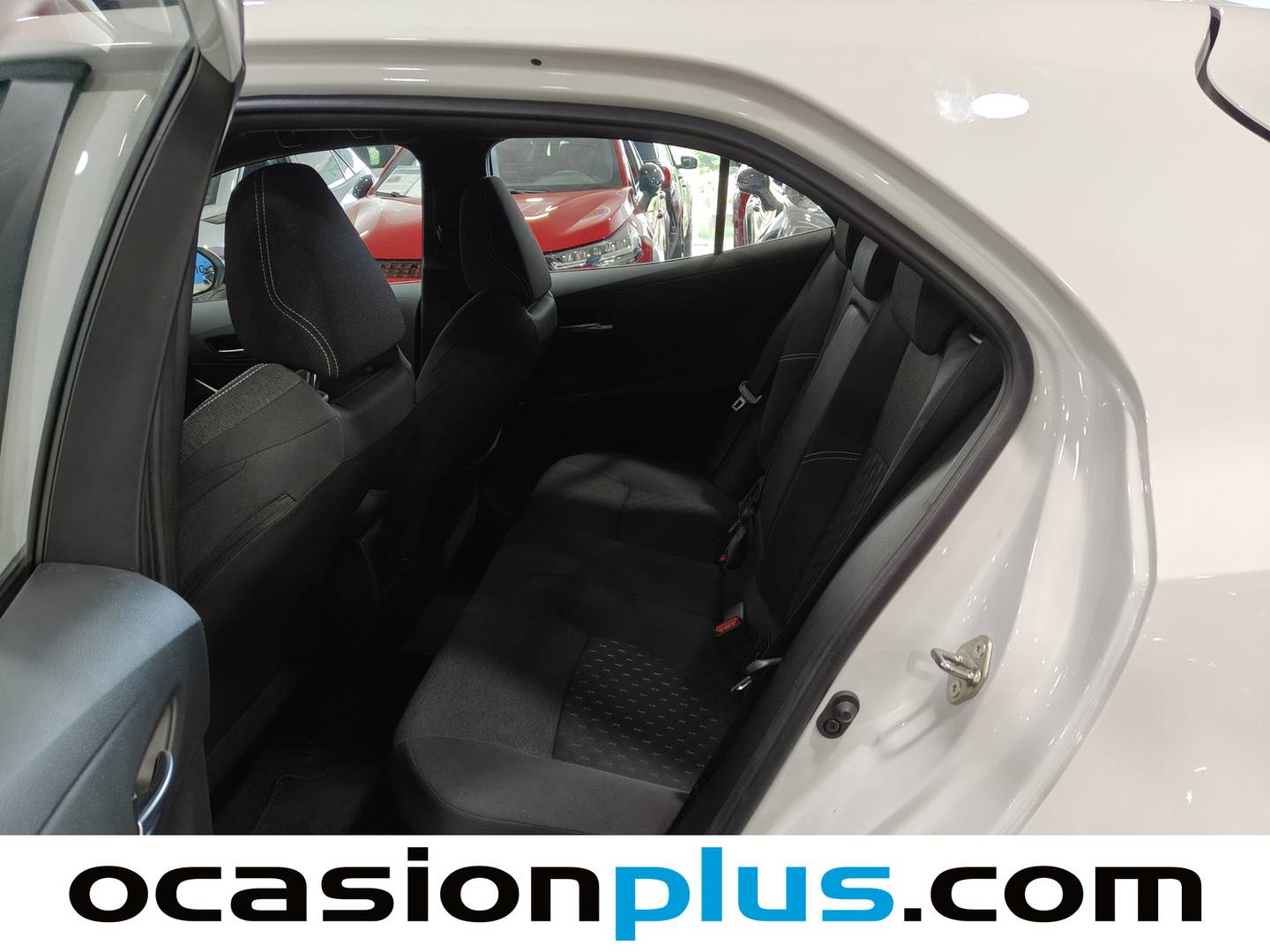 Foto asientos traseros Toyota Corolla Toyota Corolla 140H Active Plus (140 CV)