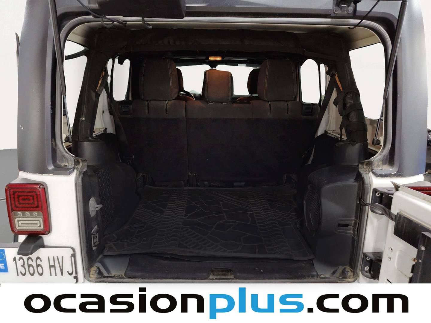 Fotos maletero Jeep Wrangler Unlimited Jeep Wrangler Unlimited 2.8 CRD Sahara (200 CV)