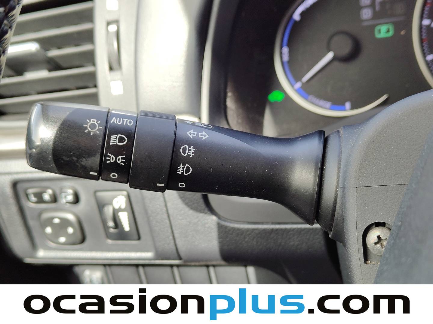 Extras del Lexus CT Lexus CT 200h Executive + Navibox (136 CV)