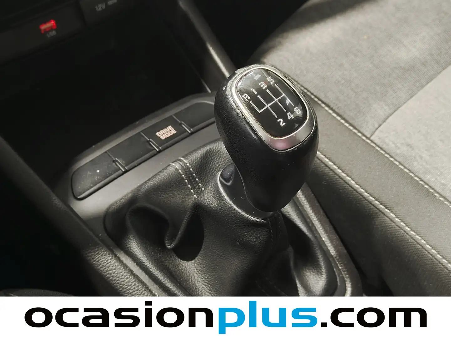 Foto KIA Stonic Kia Stonic 1.0 T-GDi MHEV Concept  (100 CV)