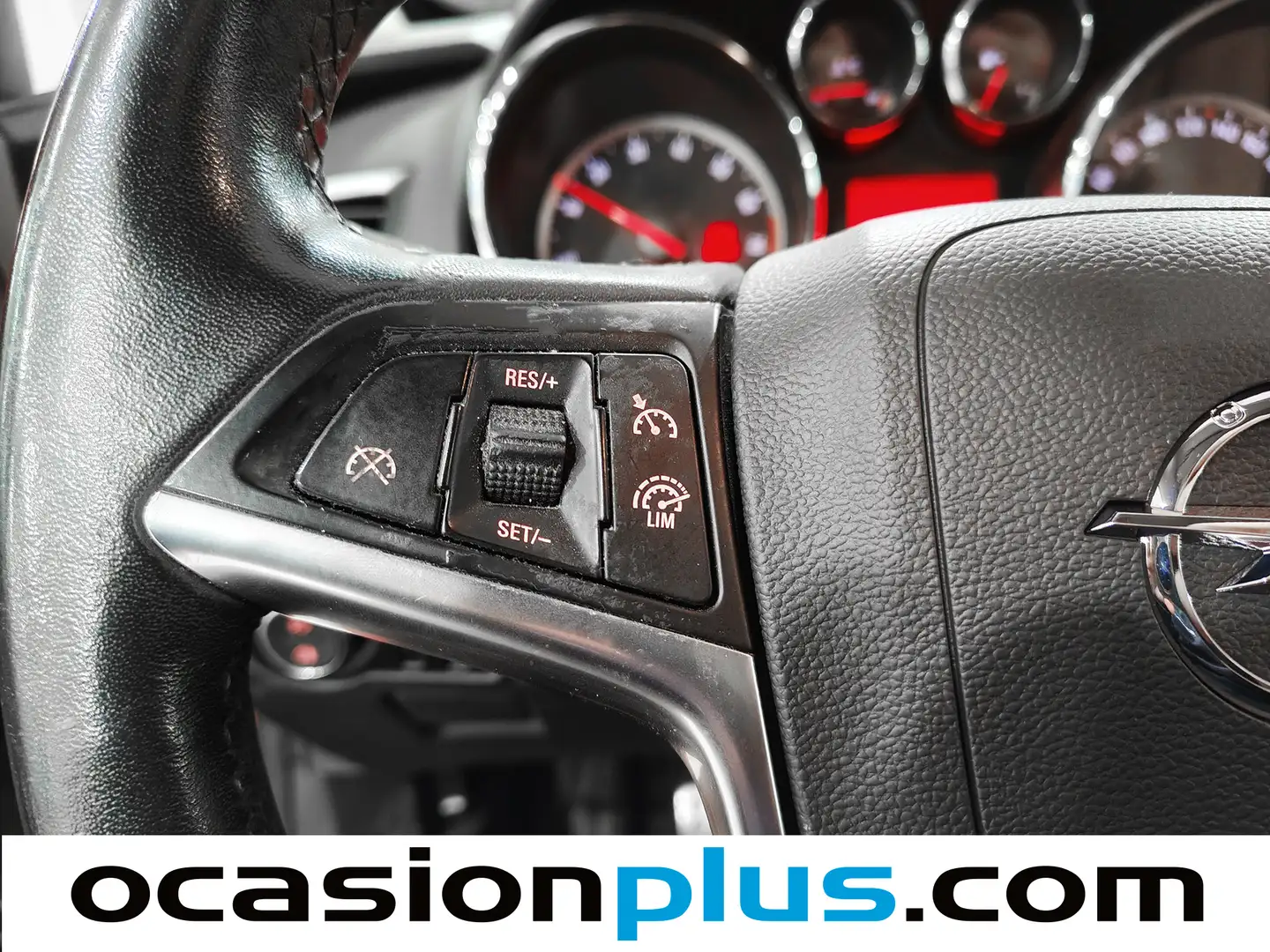 Foto Opel Astra Opel Astra 1.4 Turbo S/S Enjoy GTC (140 CV)