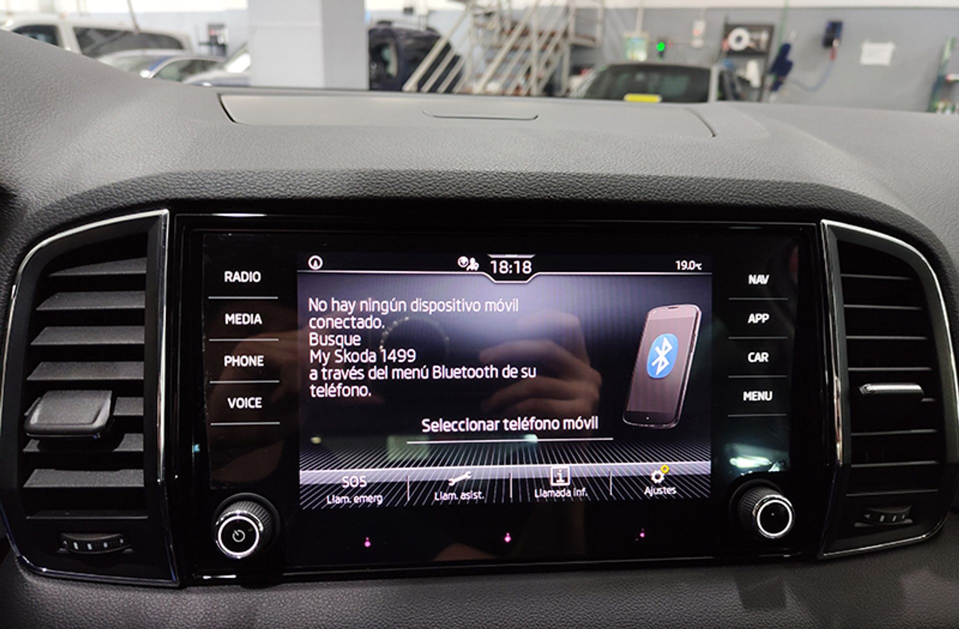 Škoda Karoq 1.0 TSI Ambition - foto 27