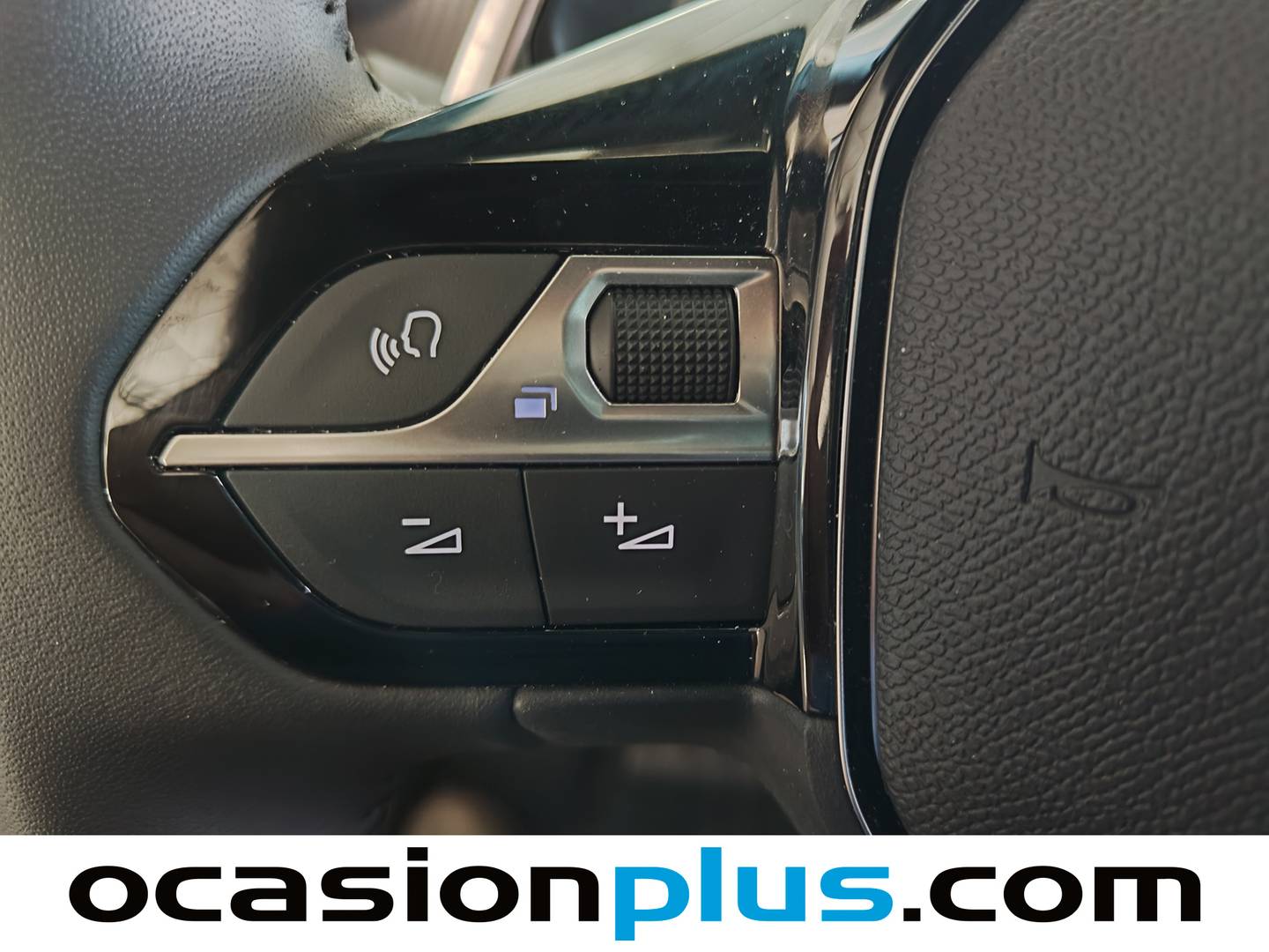 Foto Peugeot 2008 Peugeot 2008 Allure Hybrid eDCS6 (145 CV)