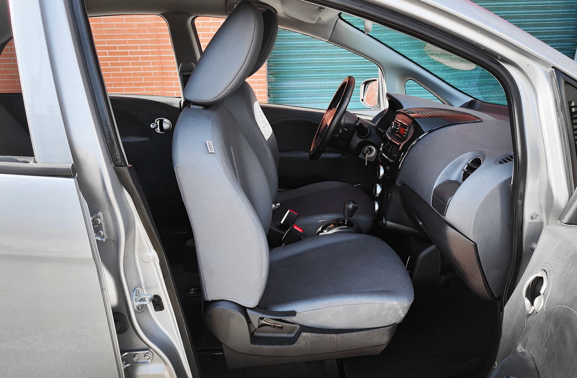 Peugeot iOn - foto 16