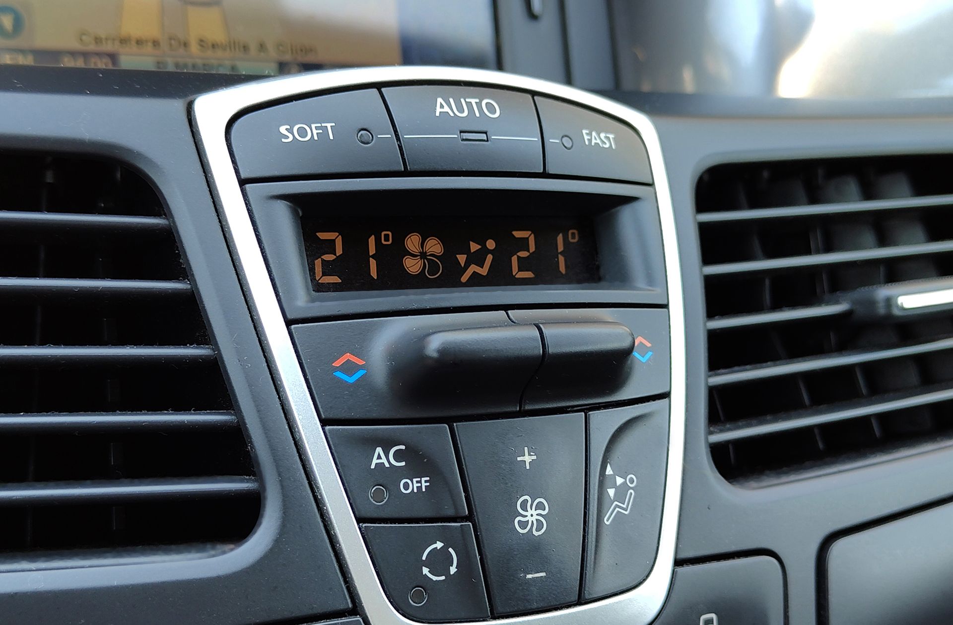 Renault Laguna Coupe Emotion Plus FAP eco2 dCi - foto 36