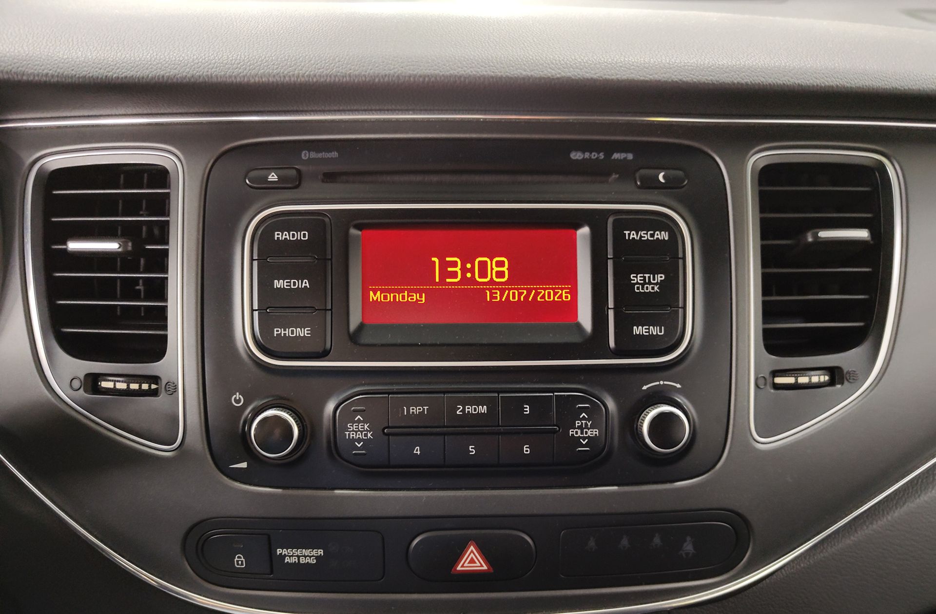 Kia Carens 1.6 GDi Concept - foto 27