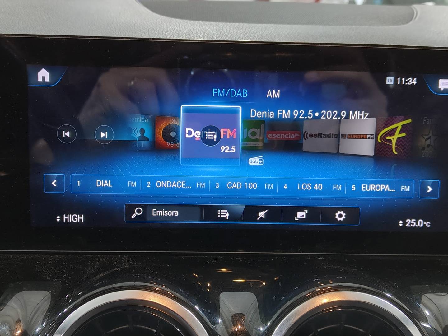 Foto Mercedes GLA Mercedes-Benz GLA 180 (136 CV) Pack AMG