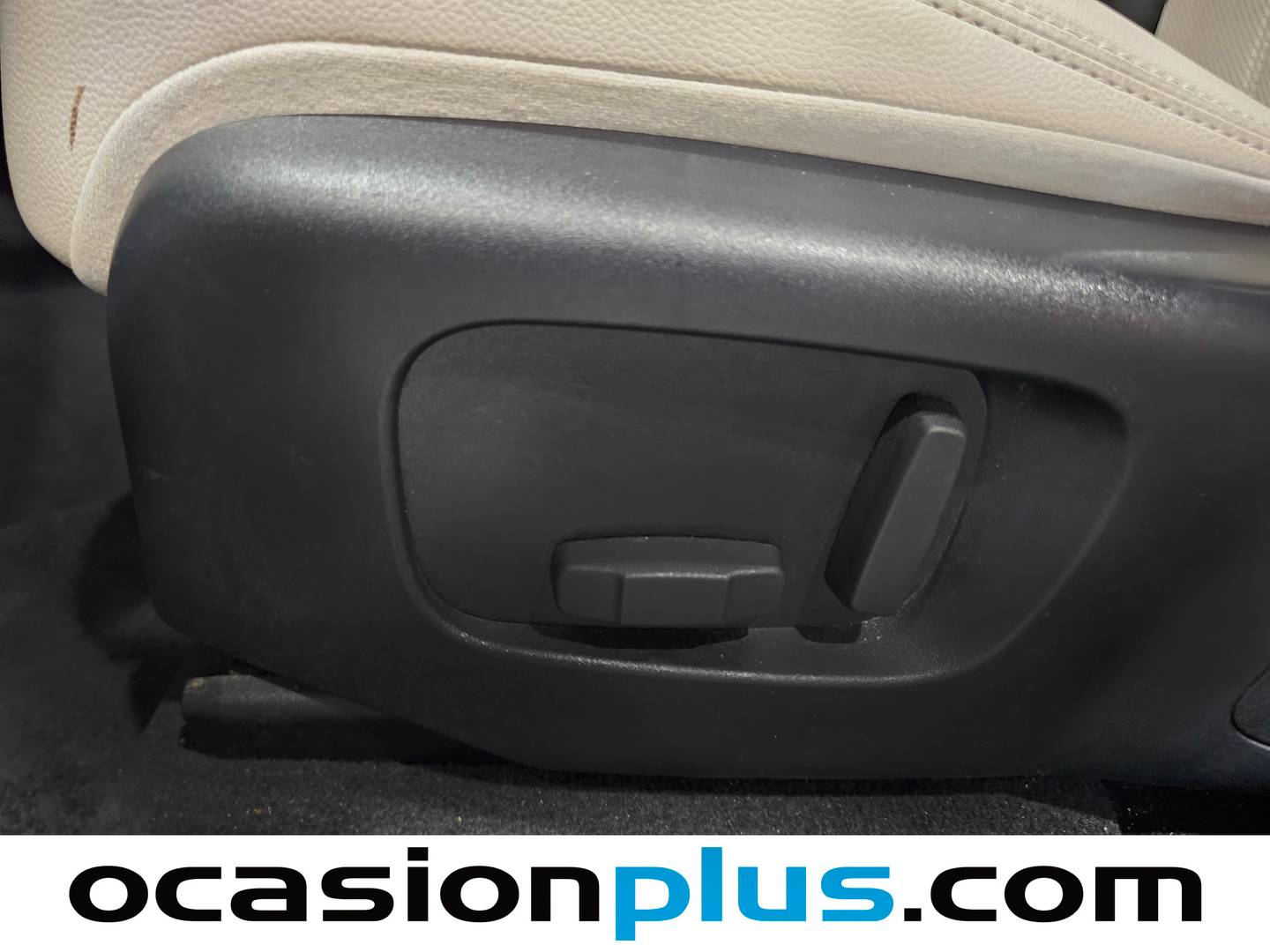 Foto Land Rover Range Rover Velar Land Rover Range Rover Velar D300 R-Dynamic SE 4WD Auto (300 CV)