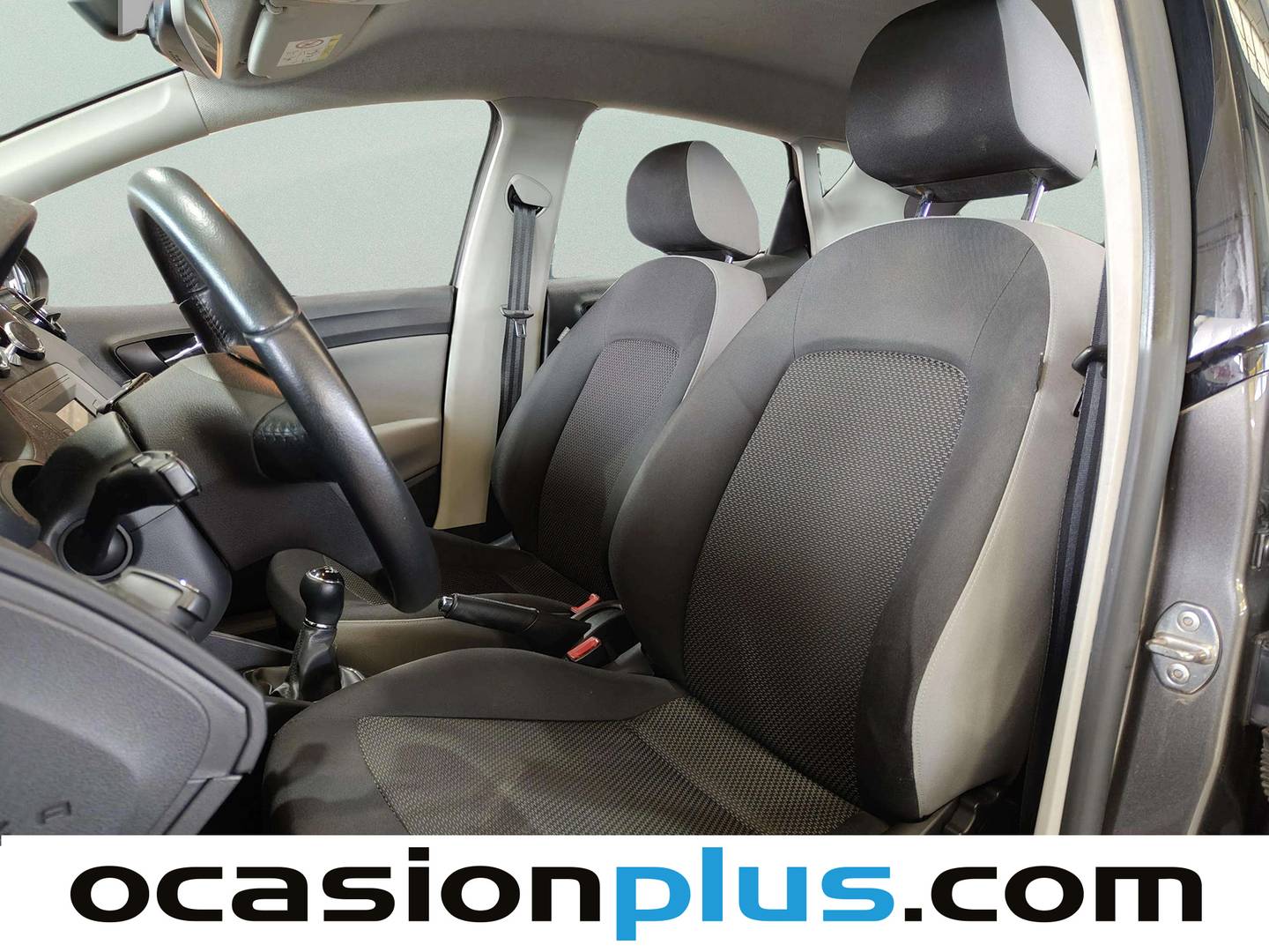 Foto asientos delanteros Seat Ibiza Seat Ibiza 1.4 TDI Style (105 CV)