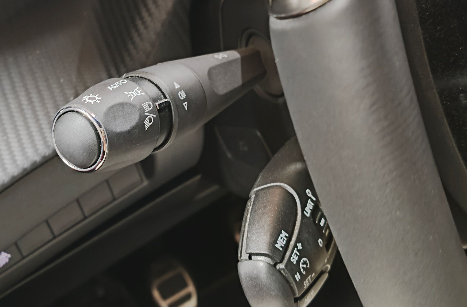 Peugeot 208 PureTech 100 GT - foto 25