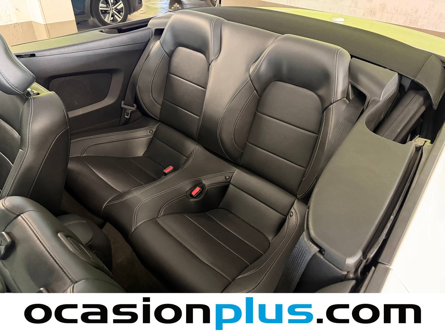 Foto asientos traseros Ford Mustang Ford Mustang 2.3 EcoBoost Convertible Mustang Auto (314 CV)