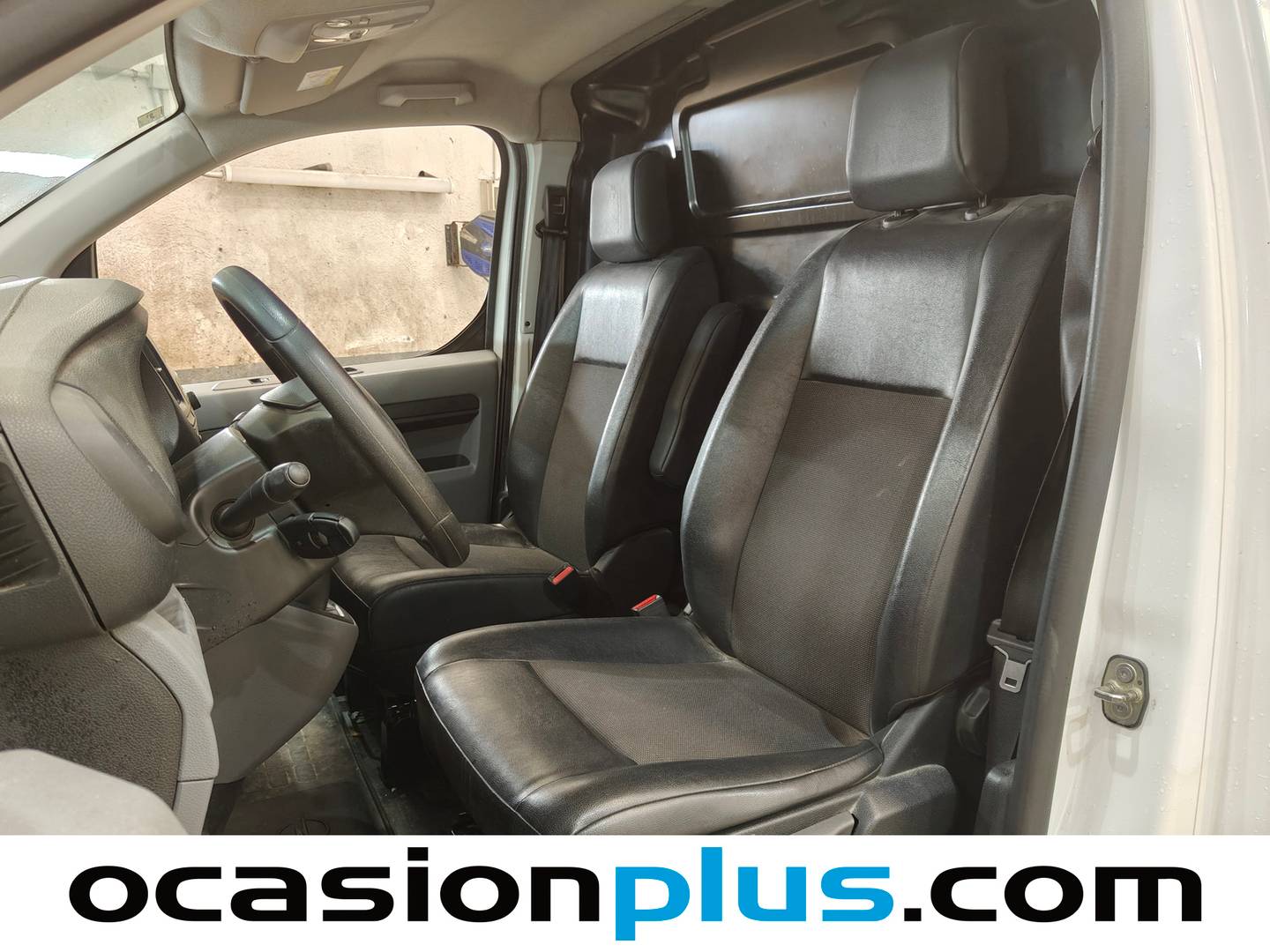 Foto asientos delanteros Opel Vivaro Opel Vivaro 1.5 Diesel M Standard Express 75 kW (102 CV)