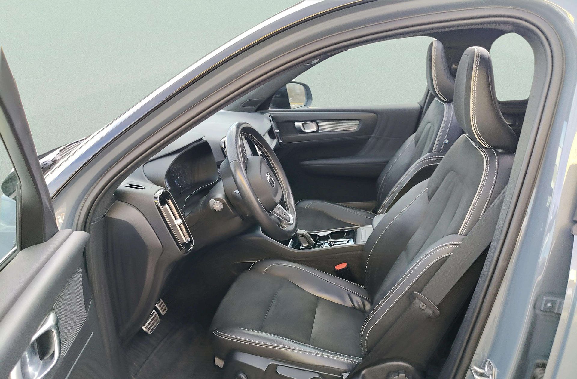 Volvo XC40 T3 R-Design - foto 16