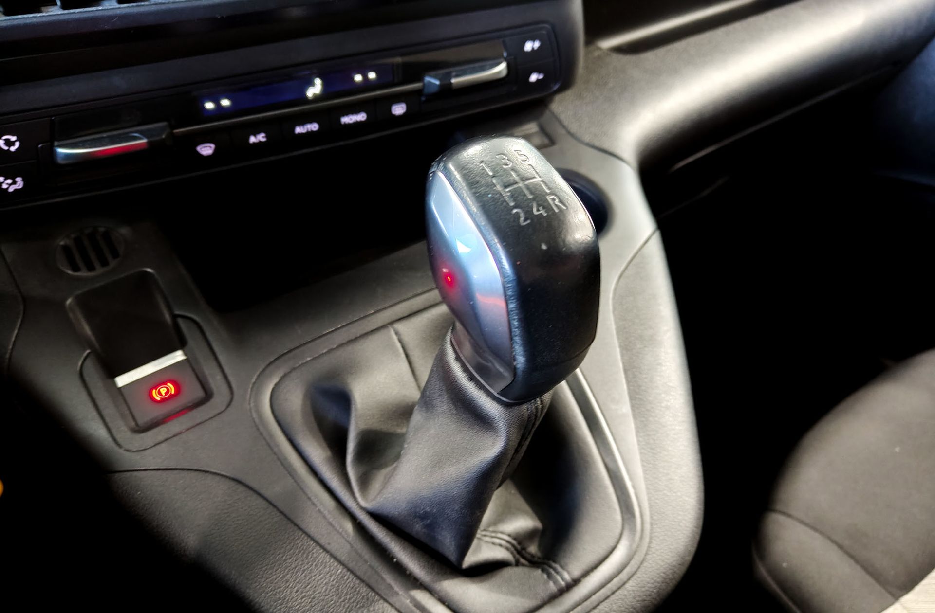 Citroën Berlingo BlueHDi 100 Talla M Shine - foto 6