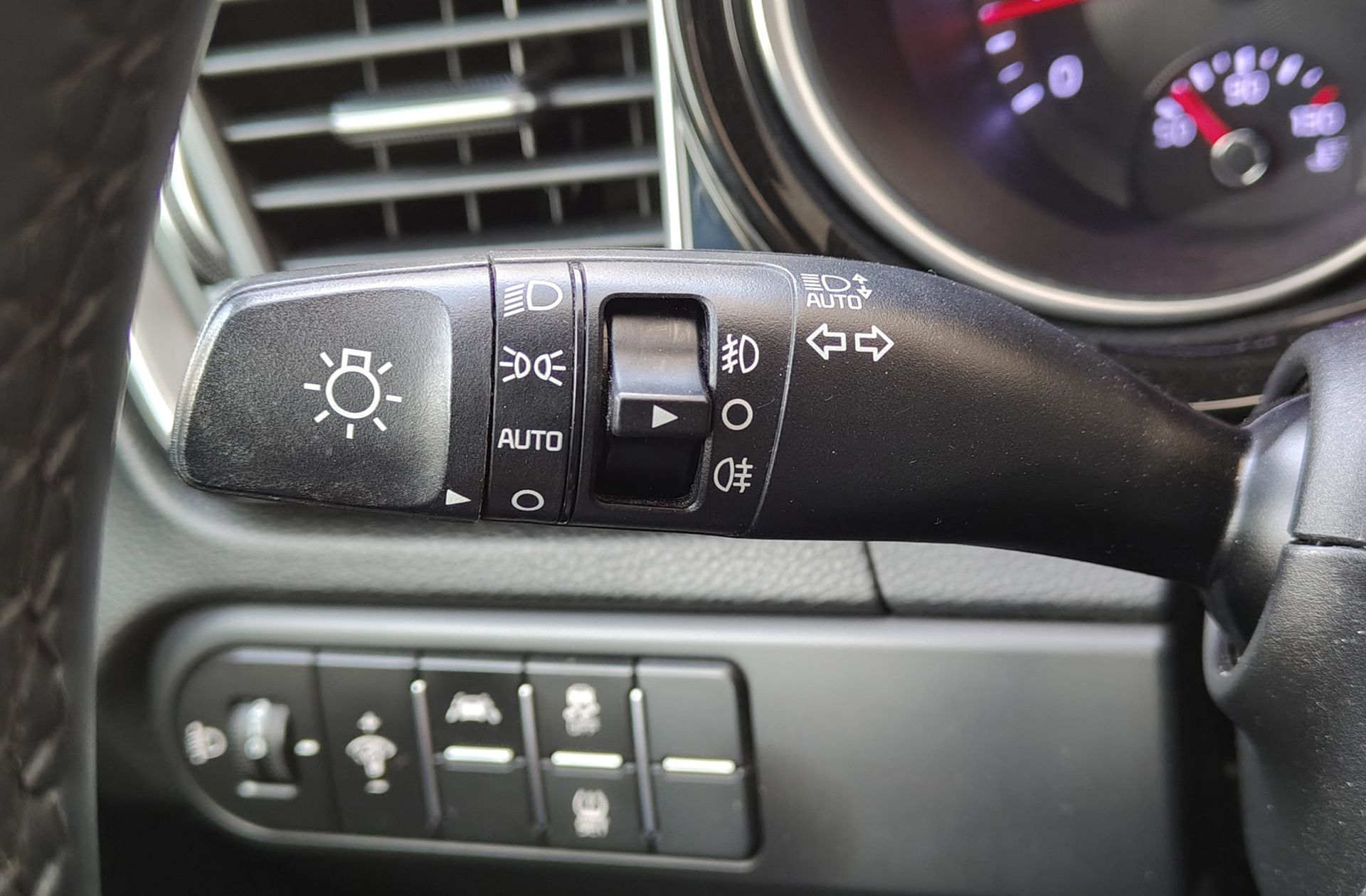Kia XCeed 1.4 T-GDi Tech DCT - foto 25