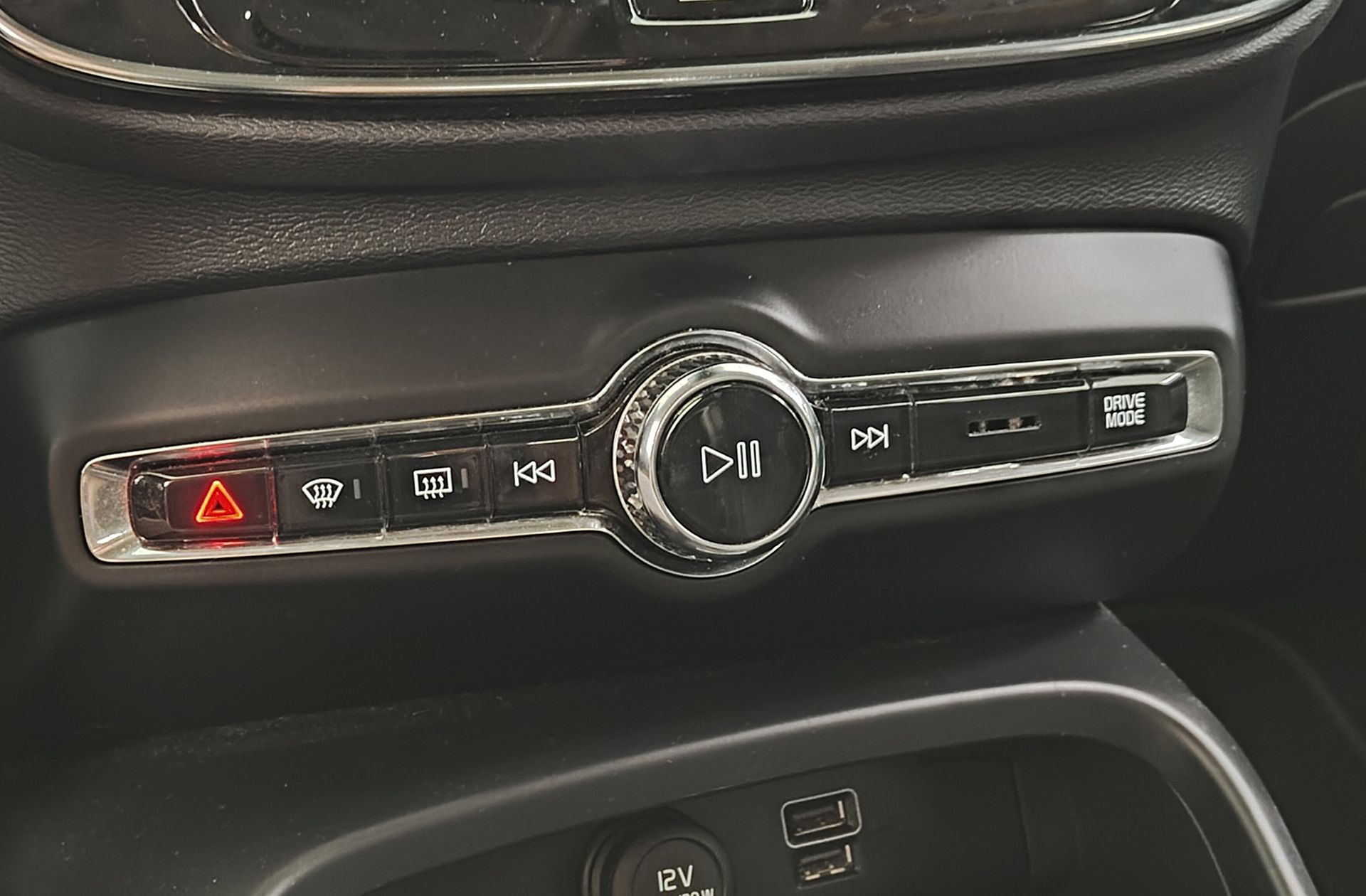 Volvo XC40 D3 Business Plus - foto 32